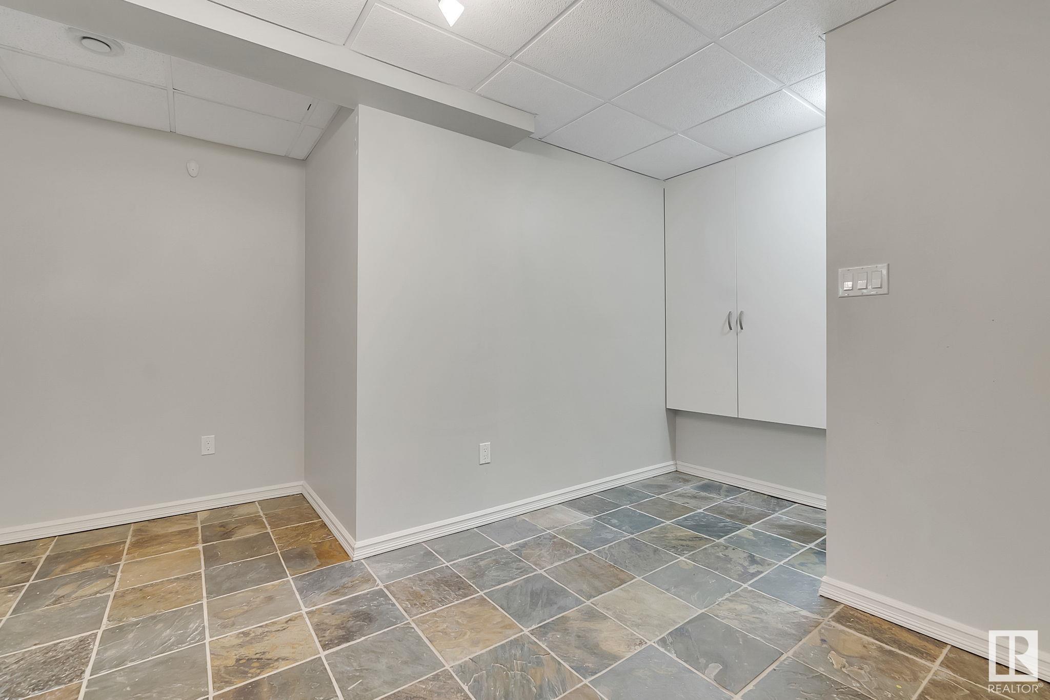      928 CHAHLEY CR NW , Edmonton,  ,T6M 0E2 ;  Listing Number: MLS E4419175