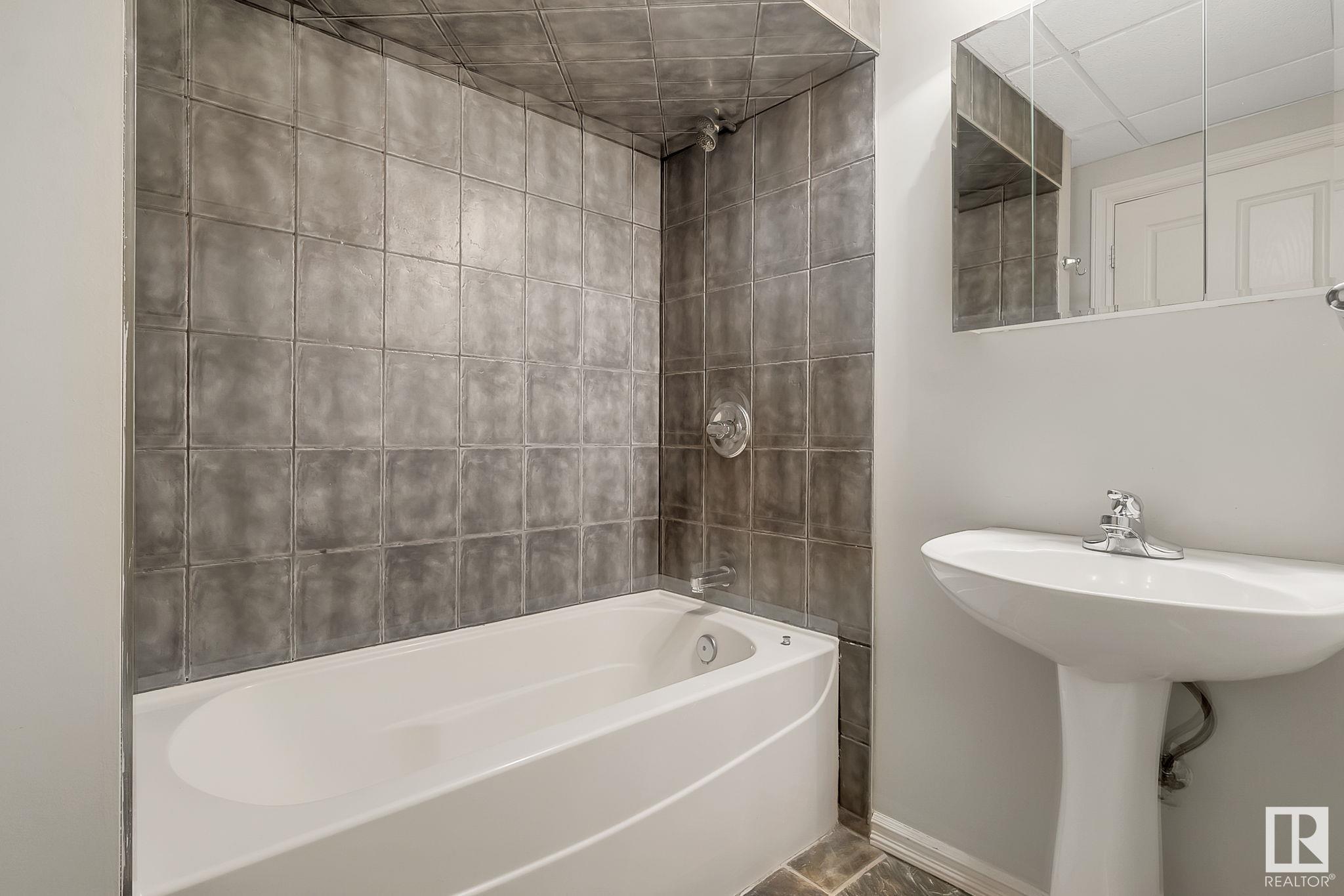      928 CHAHLEY CR NW , Edmonton,  ,T6M 0E2 ;  Listing Number: MLS E4419175