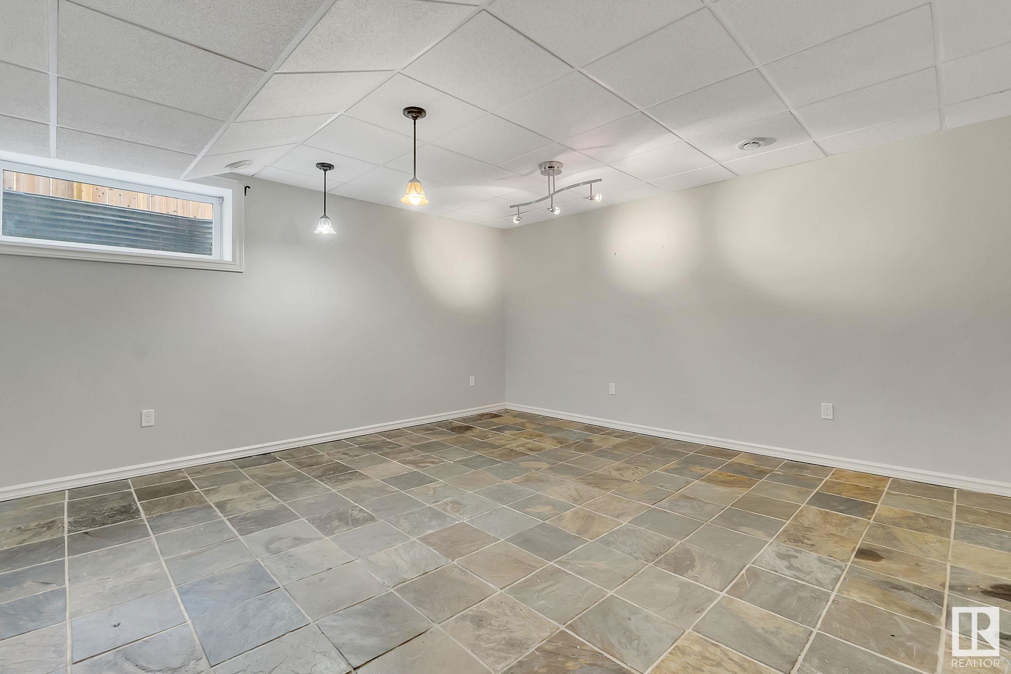      928 CHAHLEY CR NW , Edmonton,  ,T6M 0E2 ;  Listing Number: MLS E4419175