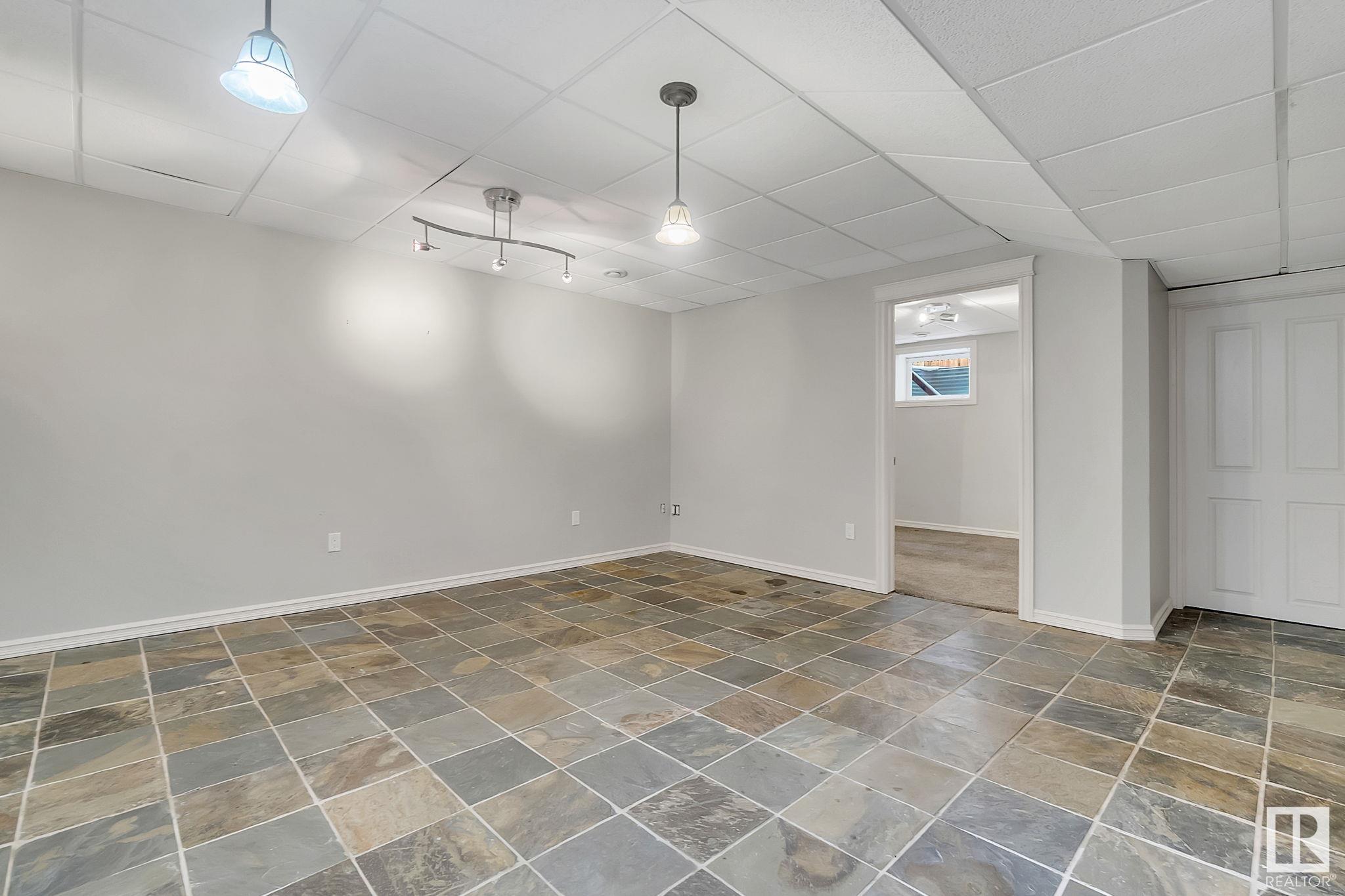      928 CHAHLEY CR NW , Edmonton,  ,T6M 0E2 ;  Listing Number: MLS E4419175