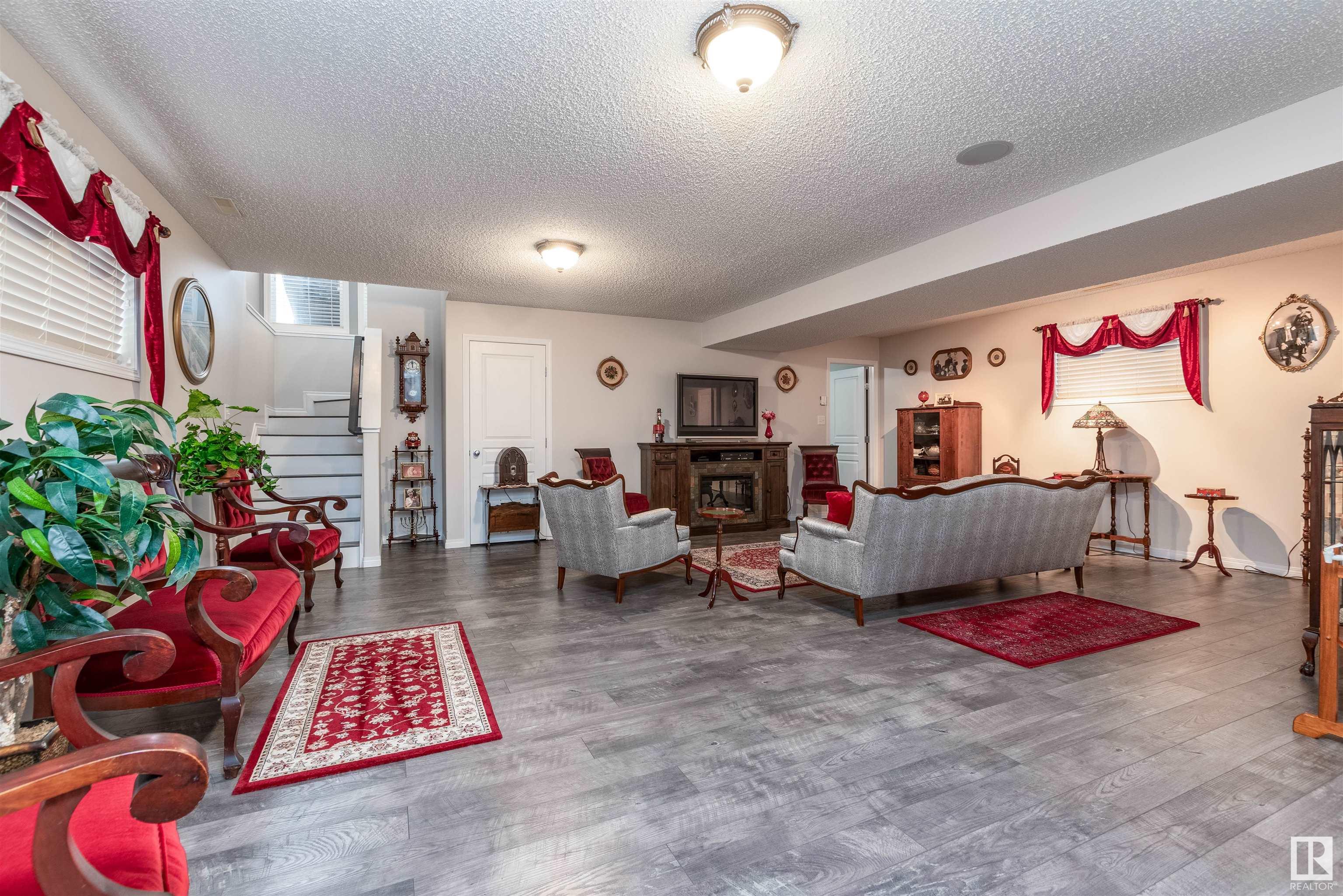      593 FOXBORO LO , Sherwood Park,  ,T8A 0P6 ;  Listing Number: MLS E4419195