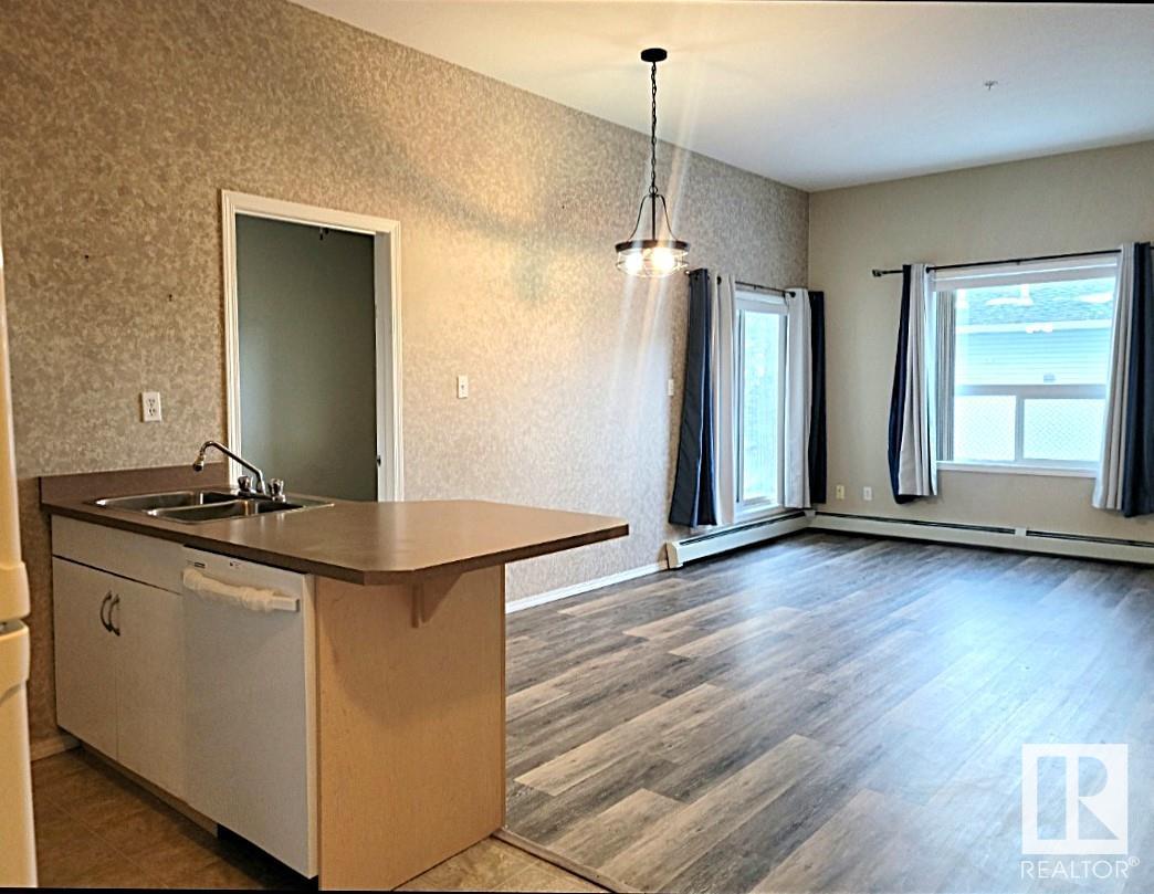      #109 4310 33 ST , Stony Plain,  ,T7Z 0A8 ;  Listing Number: MLS E4419206