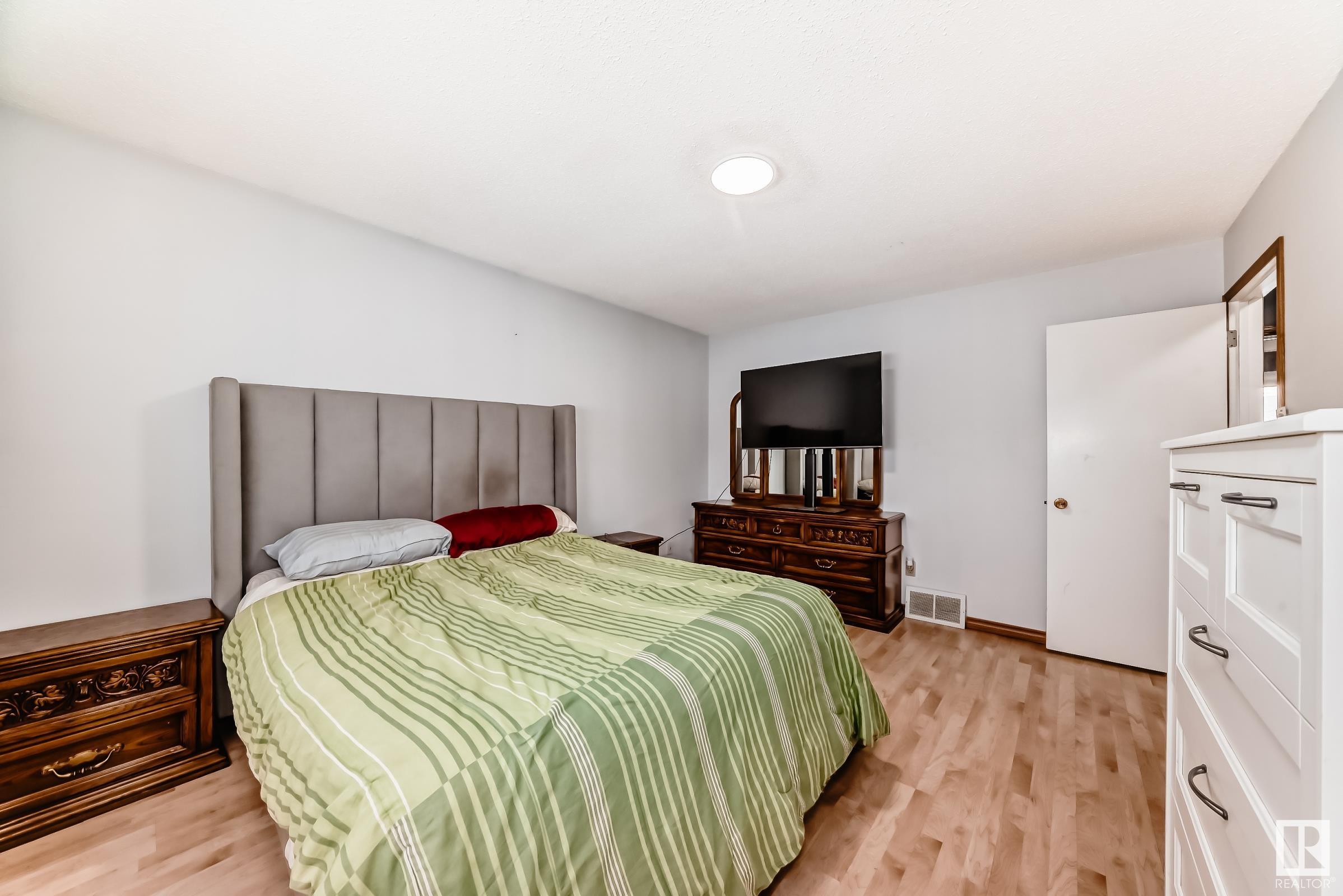      4515 20A AV NW , Edmonton,  ,T6L 2V2 ;  Listing Number: MLS E4419227