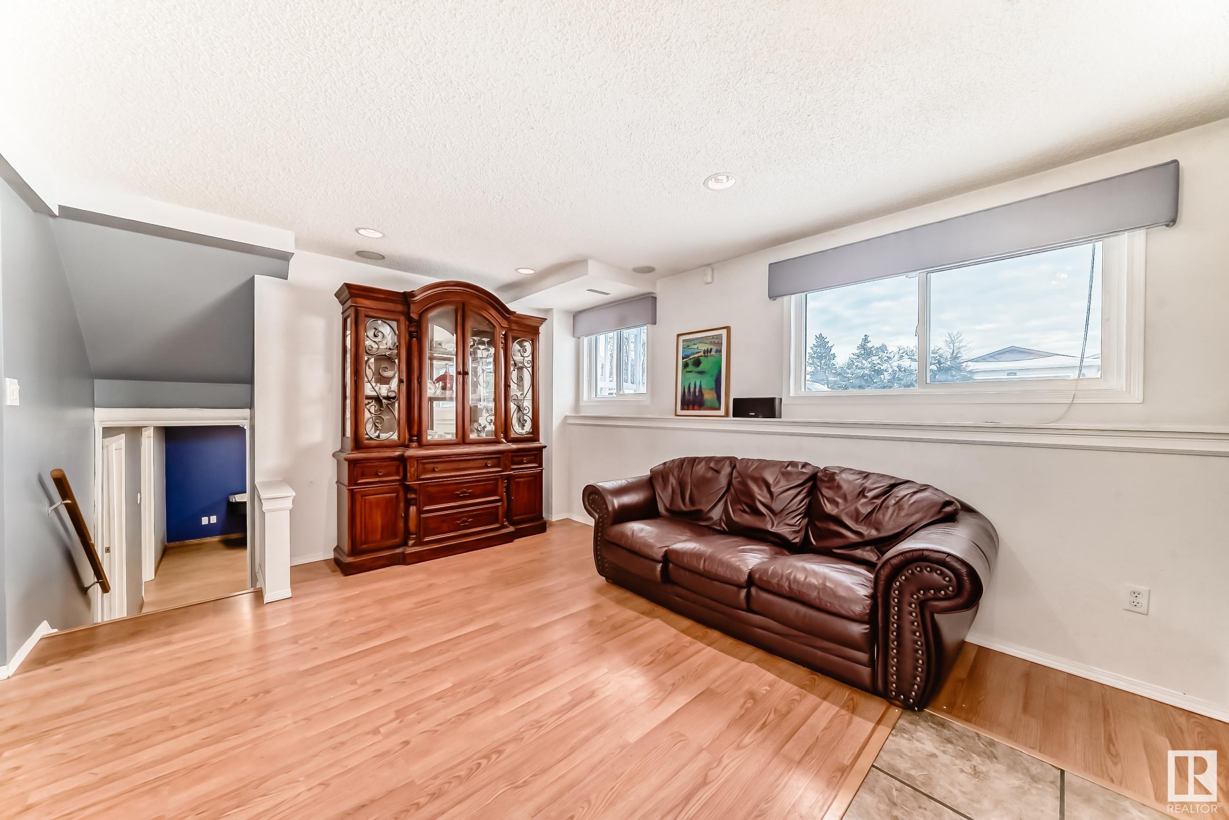      4515 20A AV NW , Edmonton,  ,T6L 2V2 ;  Listing Number: MLS E4419227