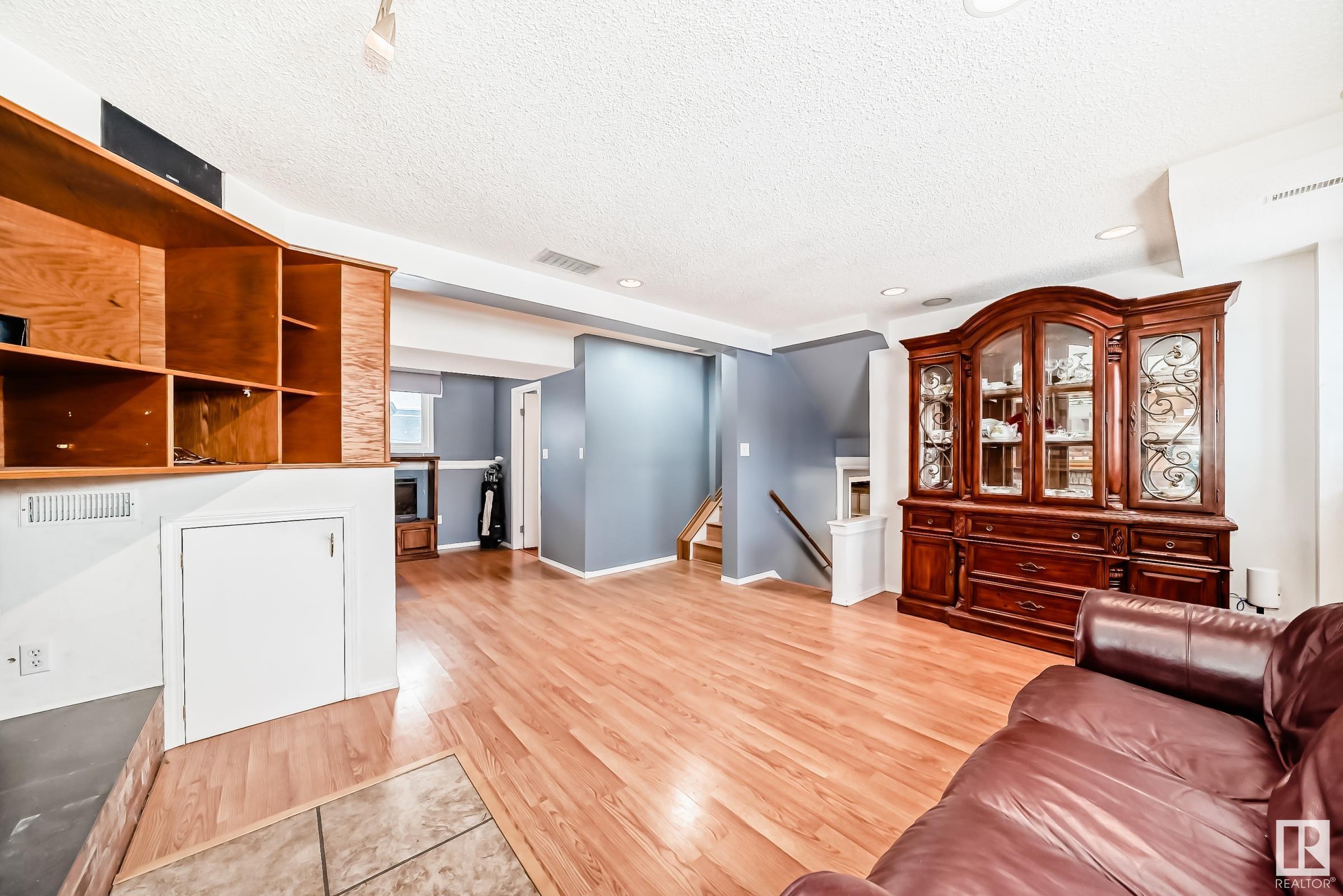      4515 20A AV NW , Edmonton,  ,T6L 2V2 ;  Listing Number: MLS E4419227