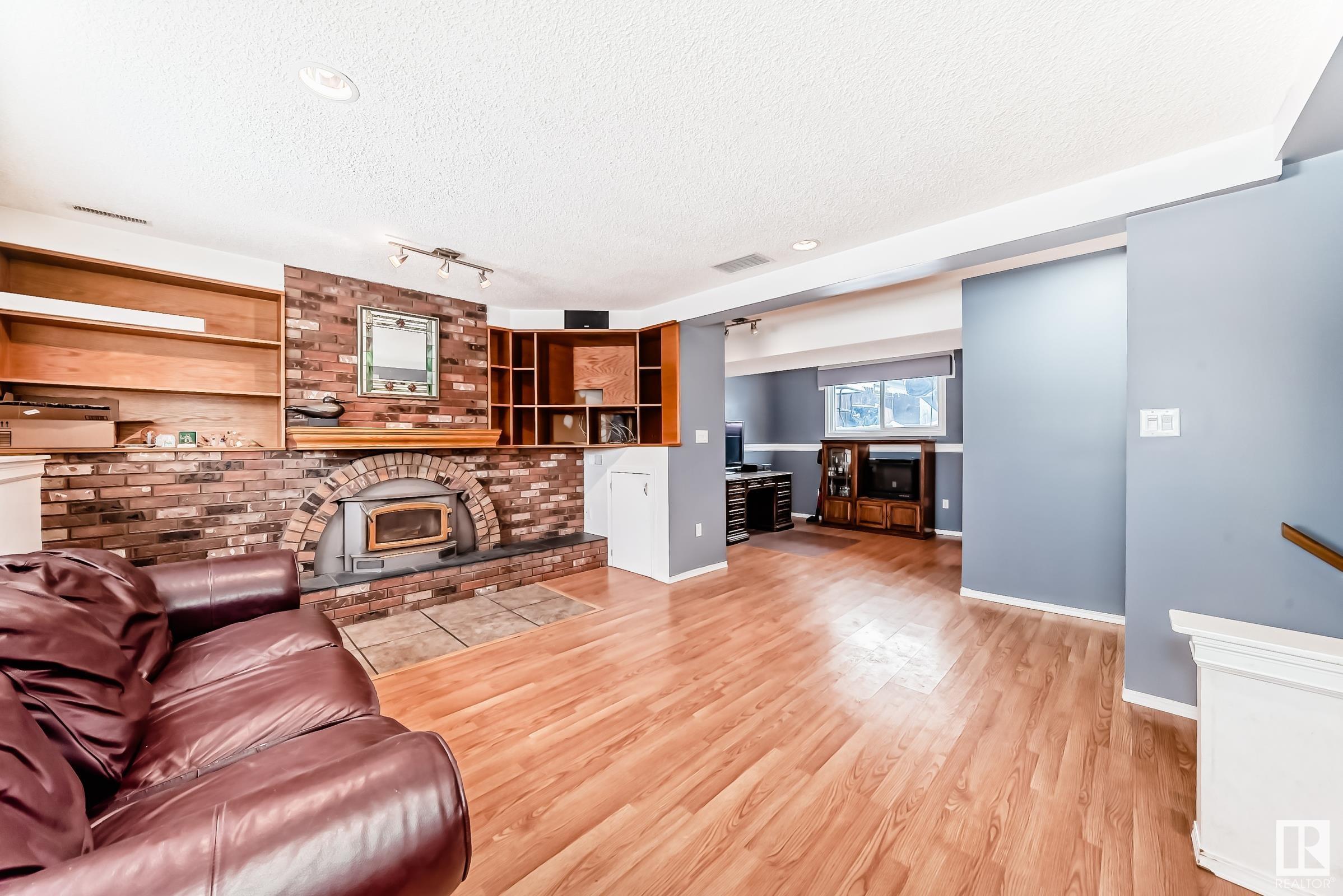      4515 20A AV NW , Edmonton,  ,T6L 2V2 ;  Listing Number: MLS E4419227
