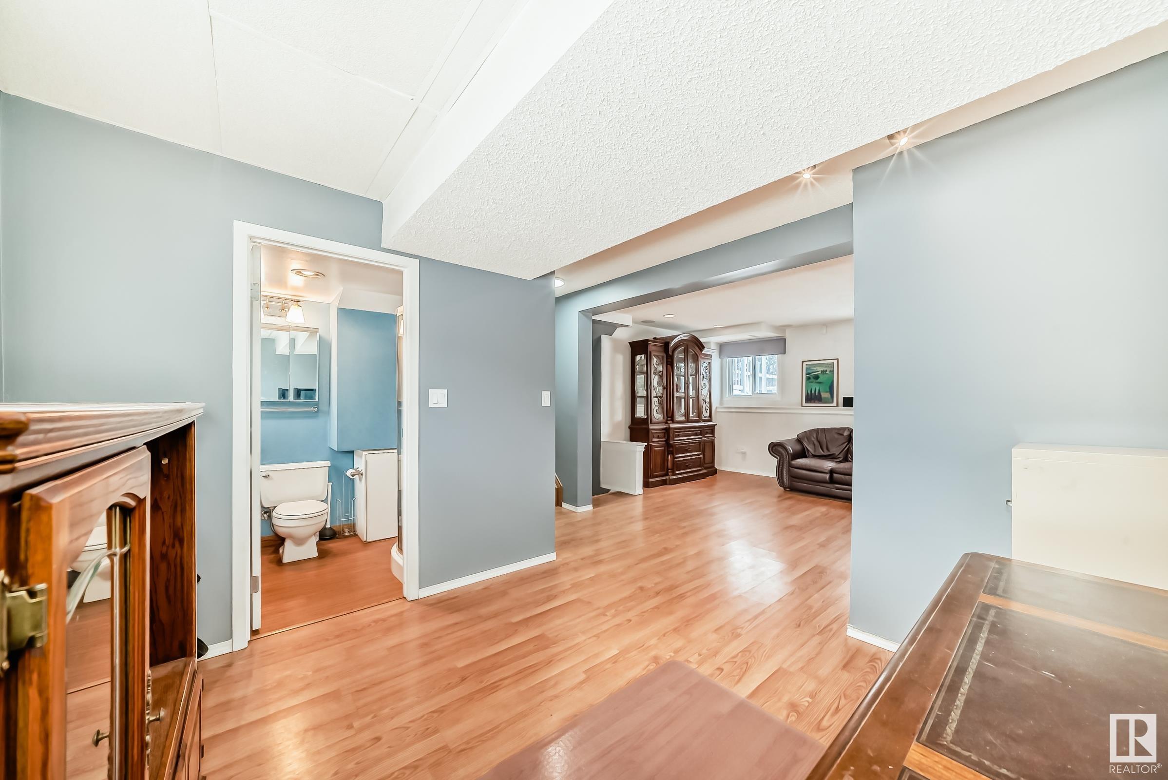      4515 20A AV NW , Edmonton,  ,T6L 2V2 ;  Listing Number: MLS E4419227