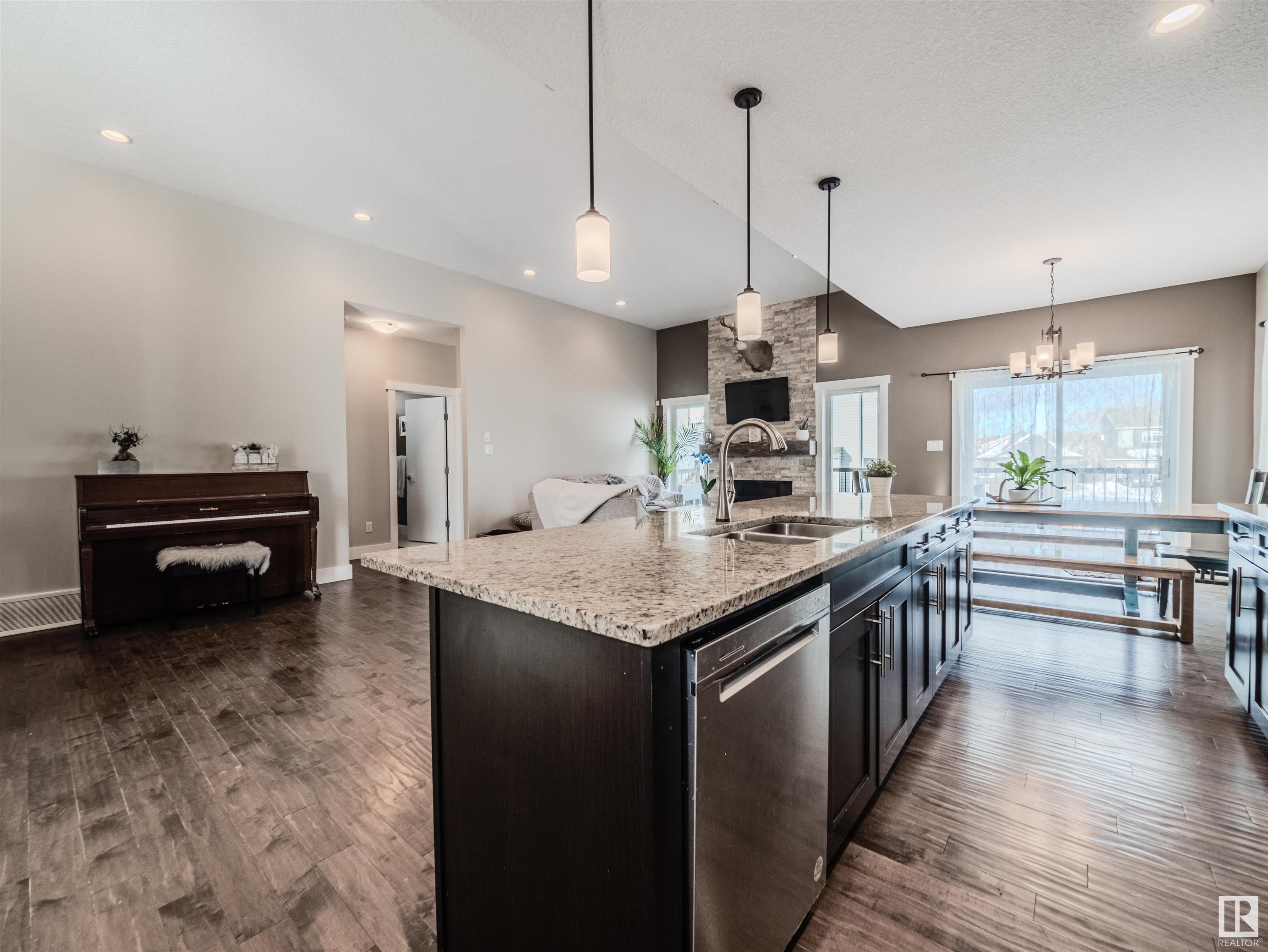      21 LAKESHORE CV , Beaumont,  ,T4X 0J2 ;  Listing Number: MLS E4419228