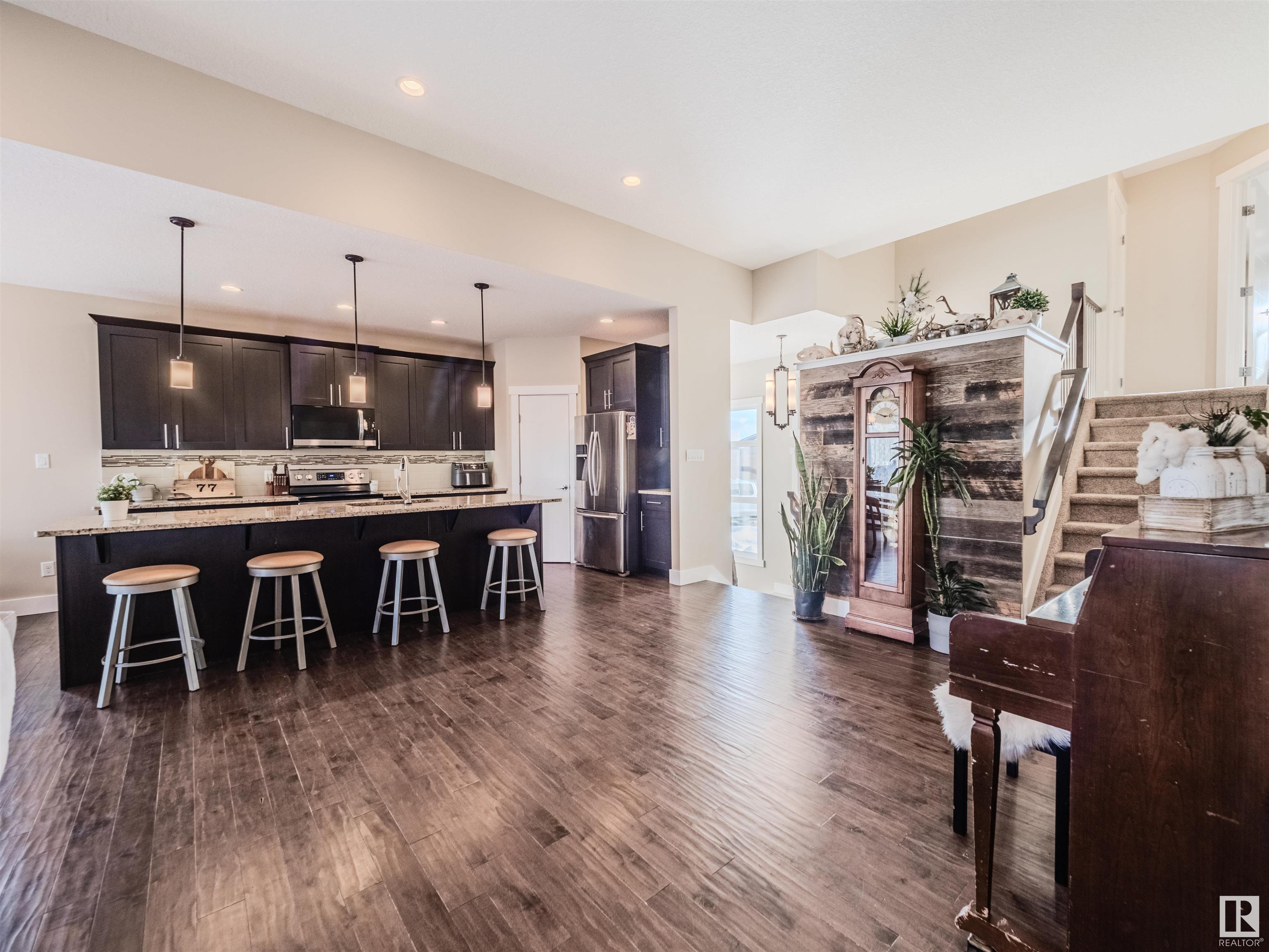      21 LAKESHORE CV , Beaumont,  ,T4X 0J2 ;  Listing Number: MLS E4419228