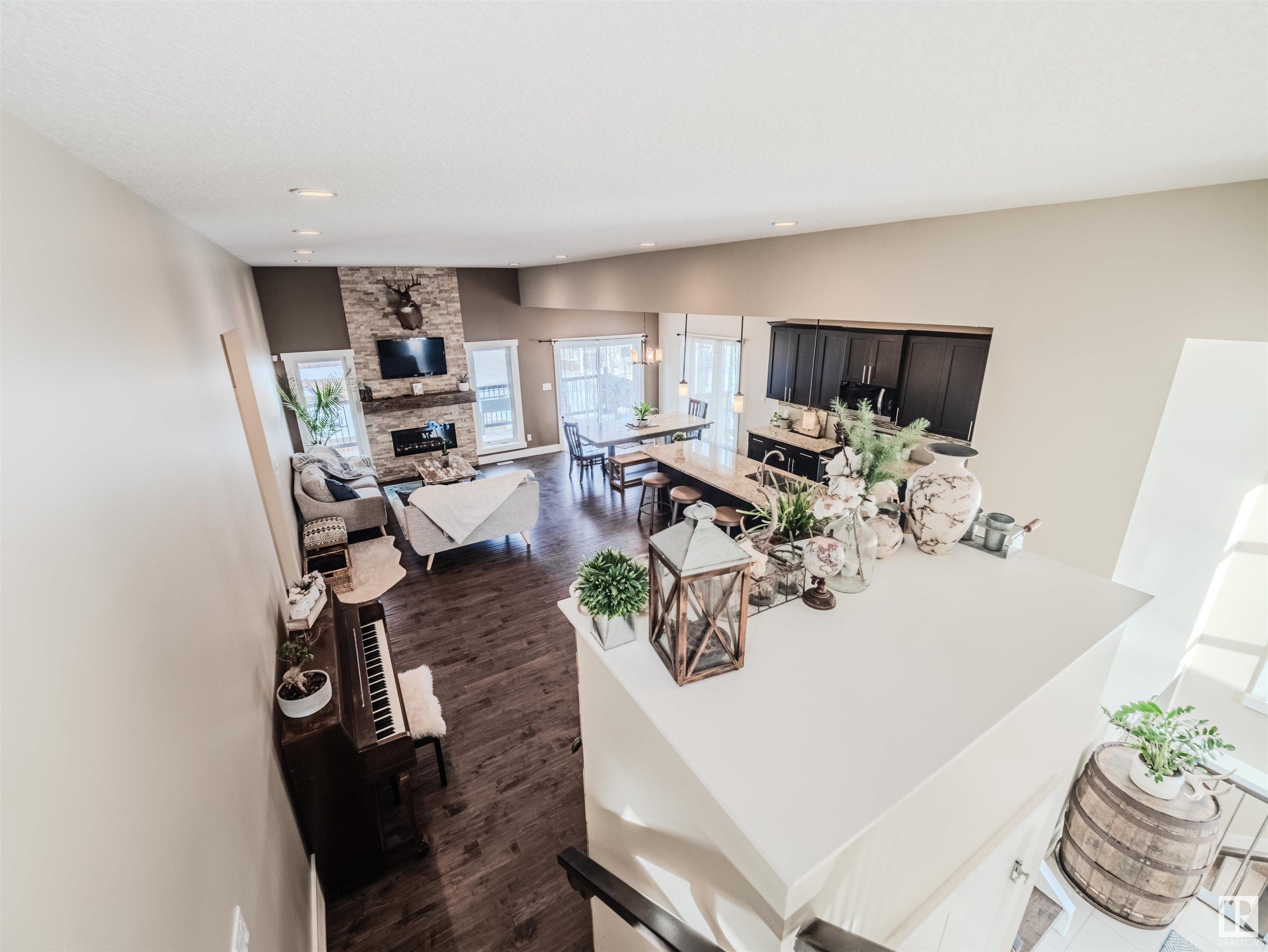      21 LAKESHORE CV , Beaumont,  ,T4X 0J2 ;  Listing Number: MLS E4419228