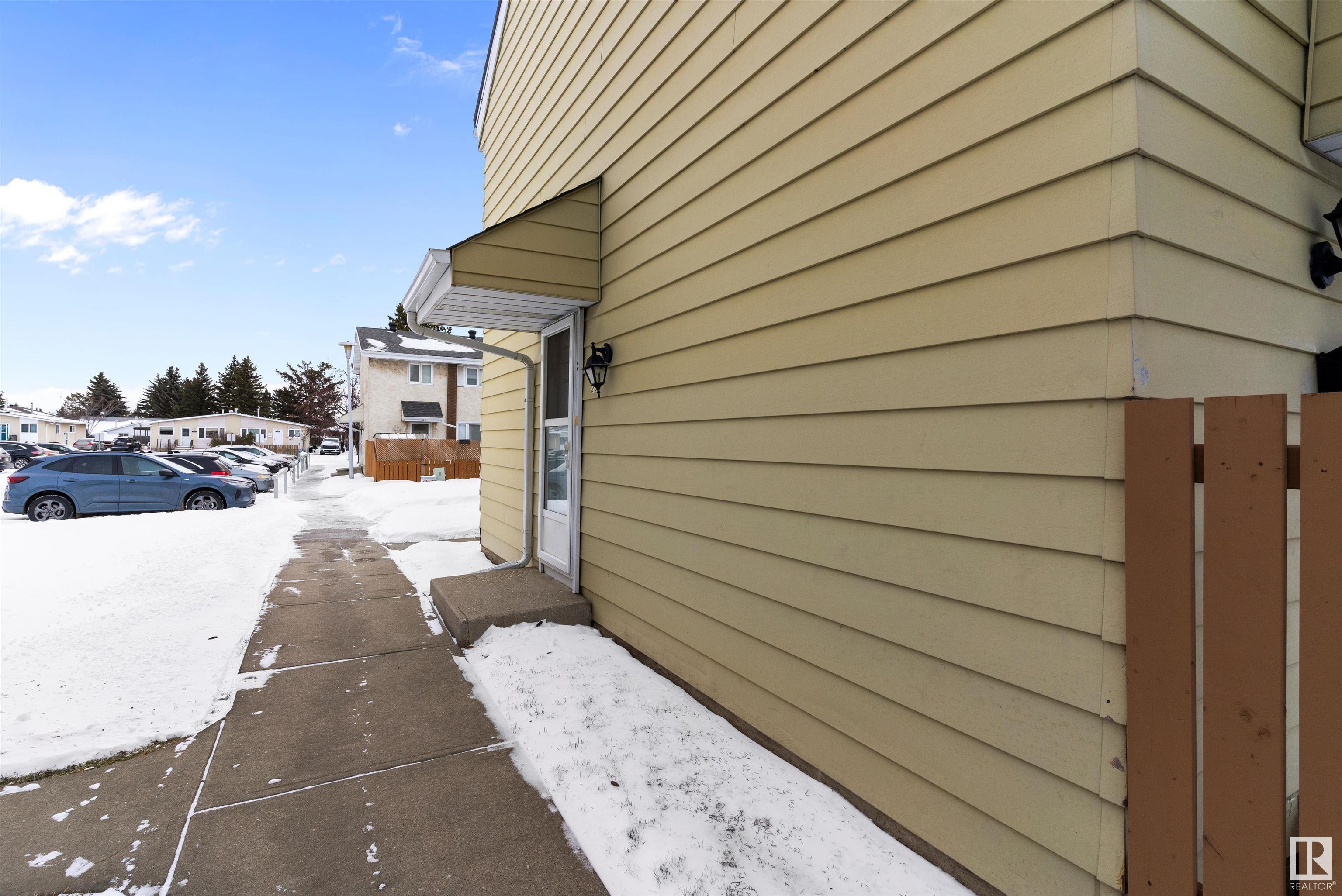      20C CALLINGWOOD CO NW , Edmonton,  ,T5T 0H5 ;  Listing Number: MLS E4419230