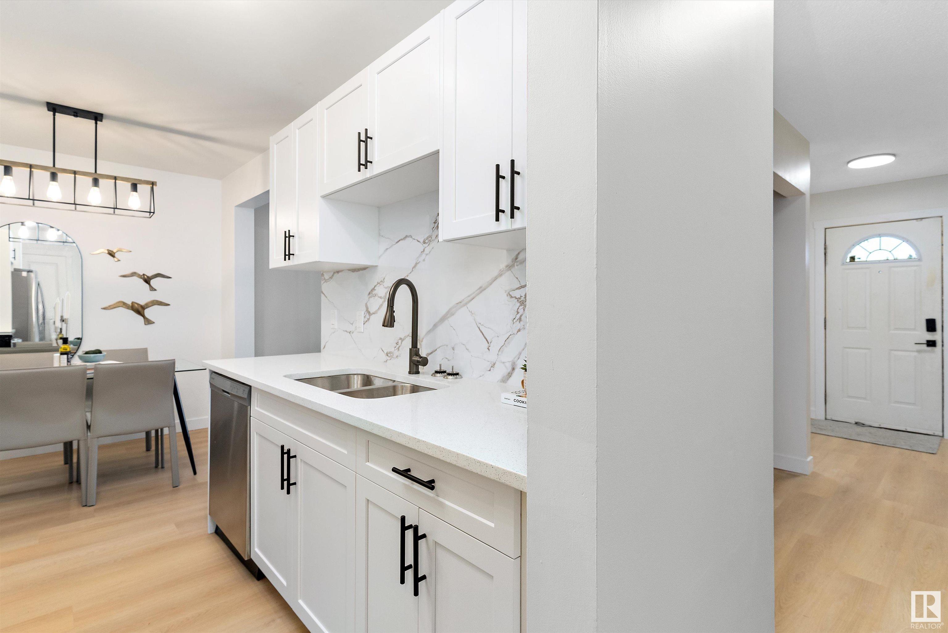      20C CALLINGWOOD CO NW , Edmonton,  ,T5T 0H5 ;  Listing Number: MLS E4419230