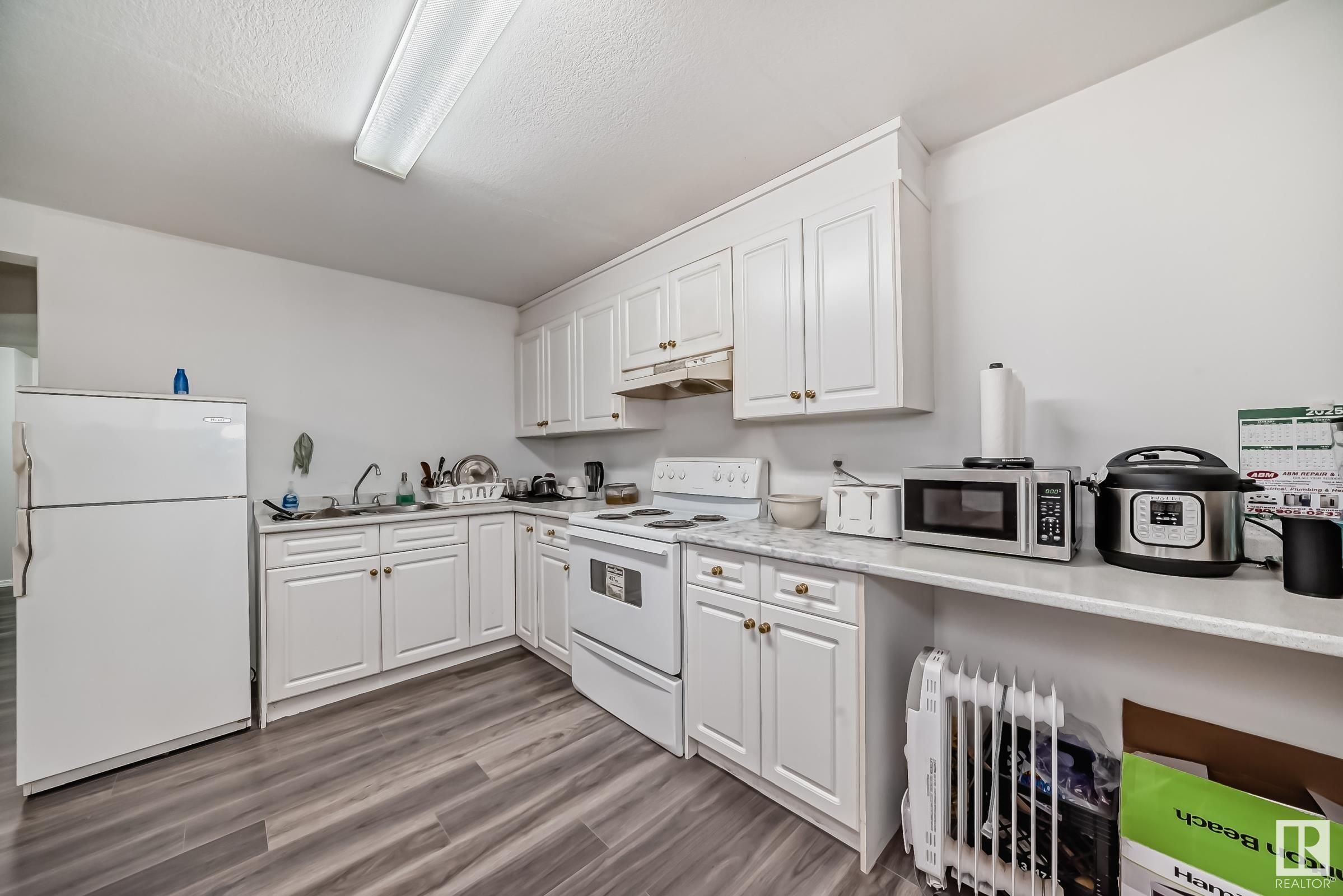     4126 33A AV NW , Edmonton,  ,T6L 7G3 ;  Listing Number: MLS E4419236
