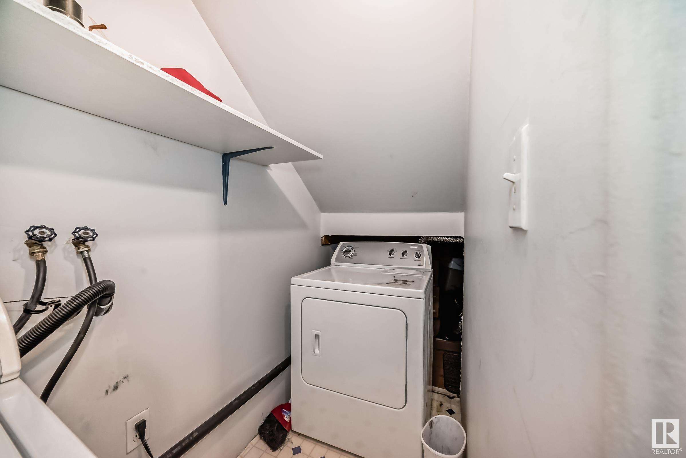      4126 33A AV NW , Edmonton,  ,T6L 7G3 ;  Listing Number: MLS E4419236