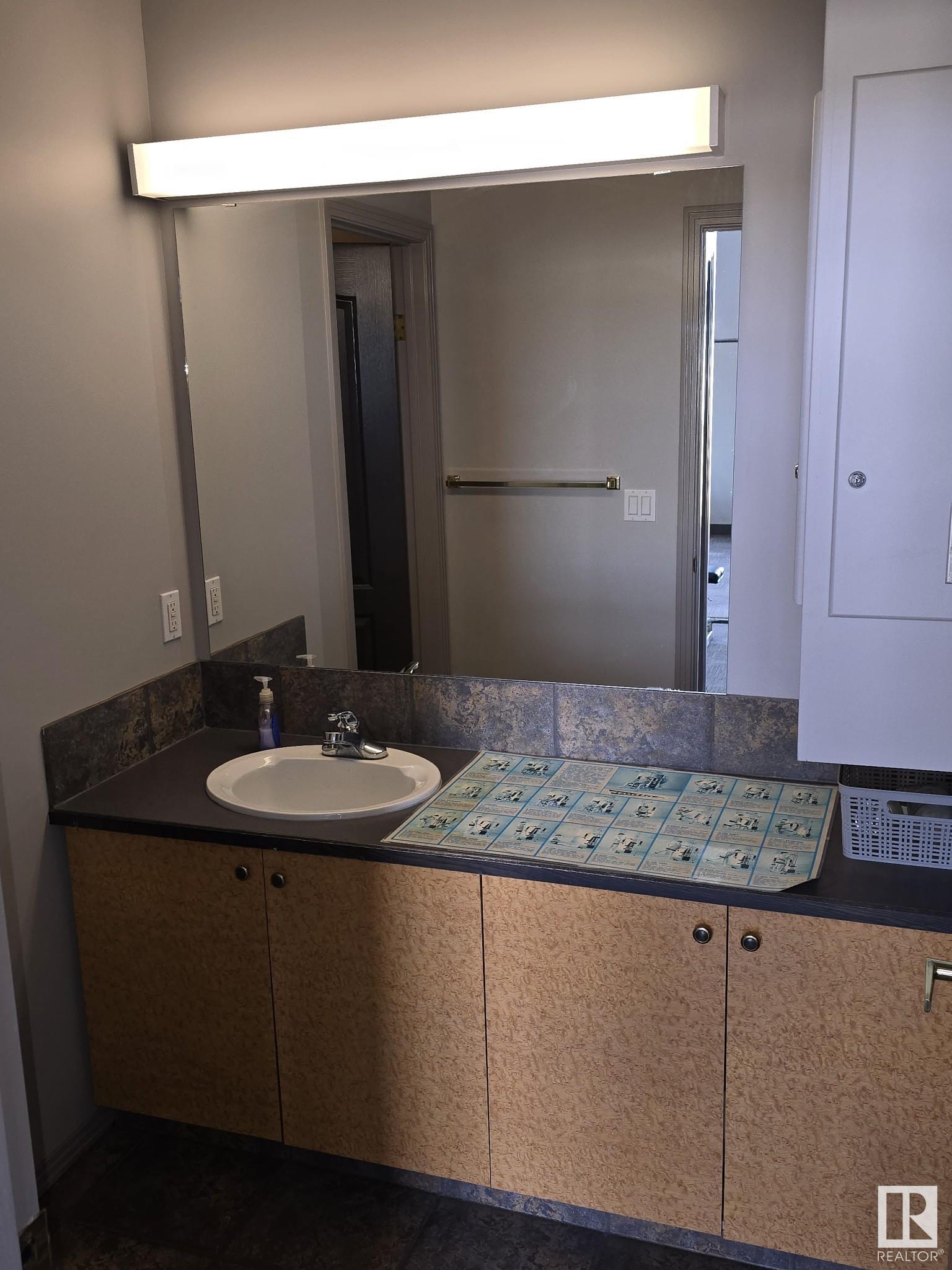      #302 10421 42 AV NW , Edmonton,  ,T6H 7C8 ;  Listing Number: MLS E4419243