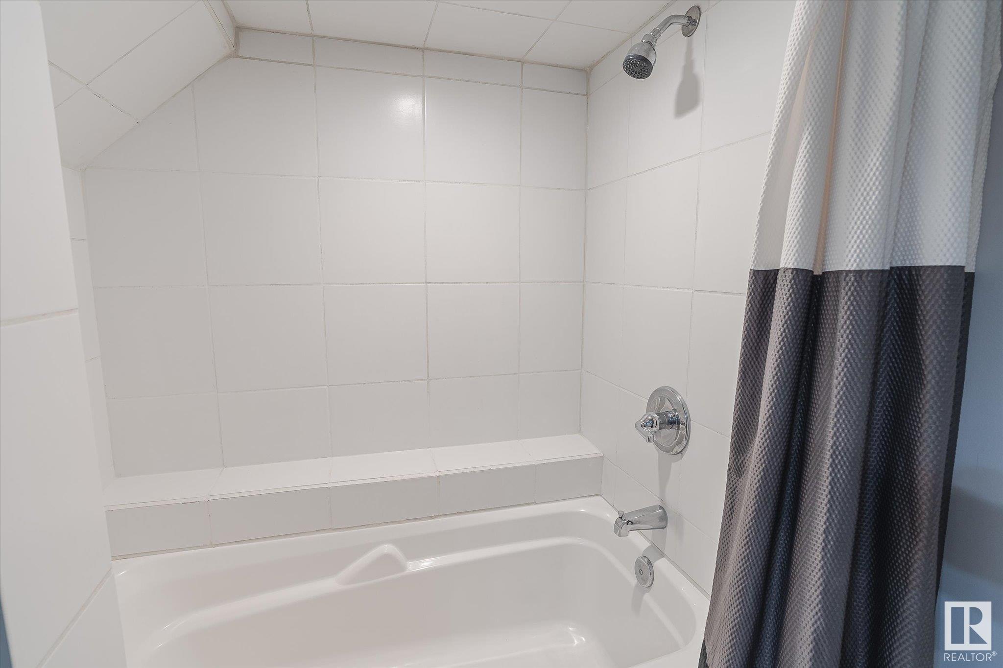      35 ASHGROVE DR , Spruce Grove,  ,T7X 4R5 ;  Listing Number: MLS E4419246