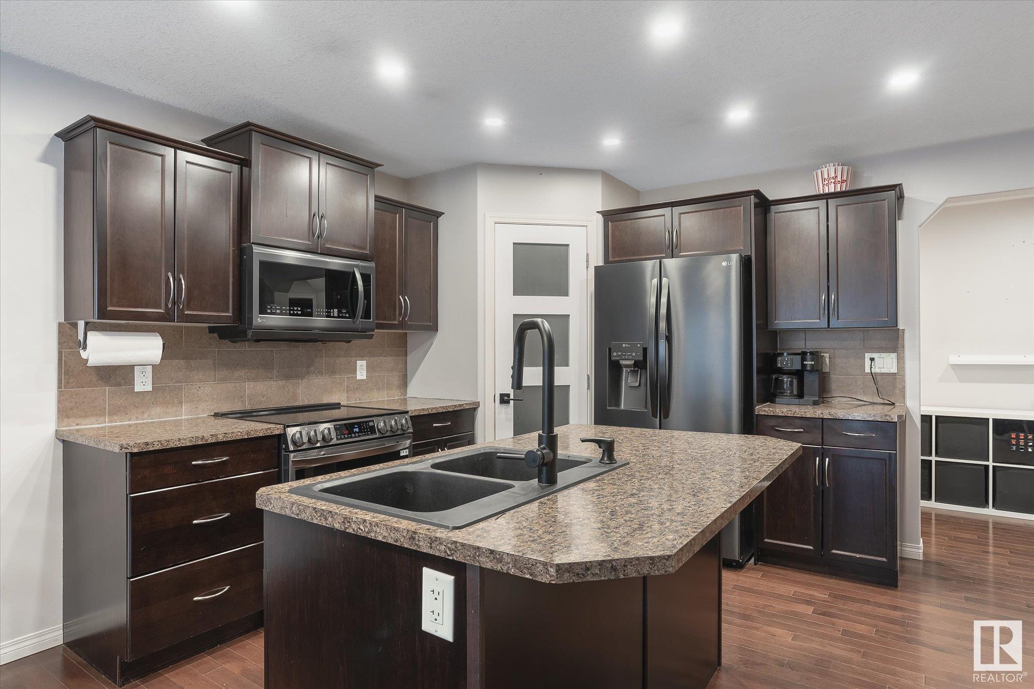      35 ASHGROVE DR , Spruce Grove,  ,T7X 4R5 ;  Listing Number: MLS E4419246