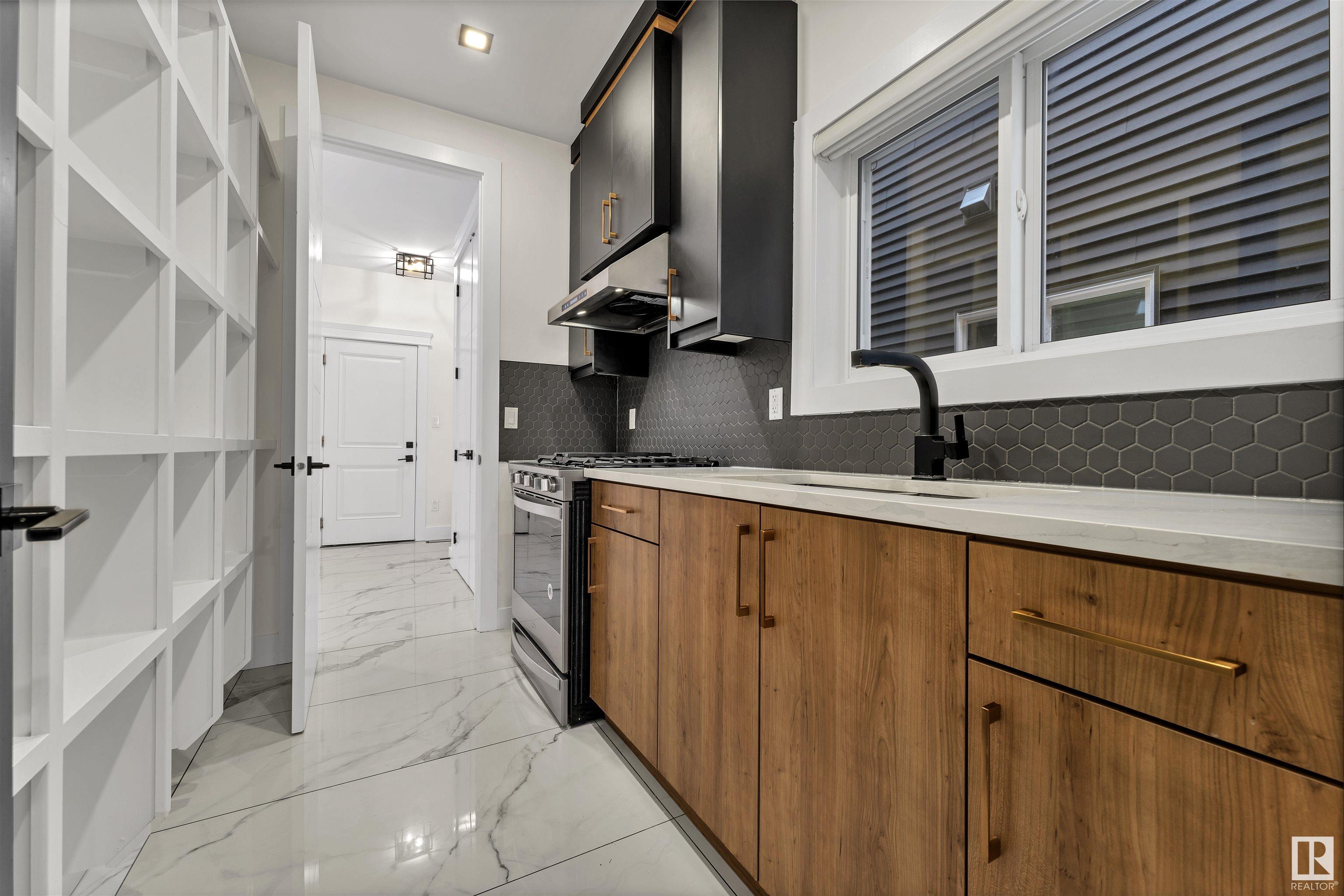      115 38 ST SW , Edmonton,  ,T6X 2W3 ;  Listing Number: MLS E4419275