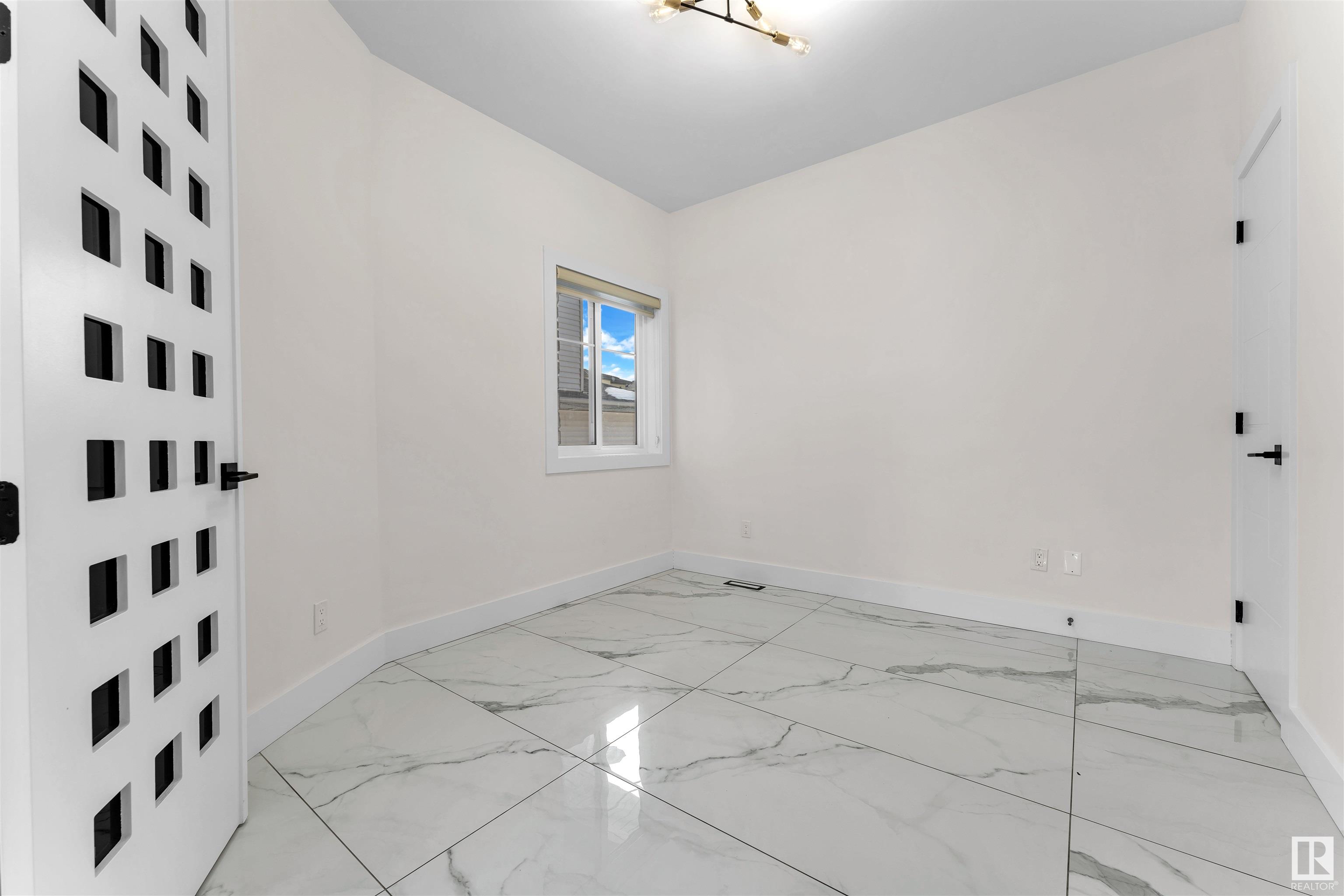      115 38 ST SW , Edmonton,  ,T6X 2W3 ;  Listing Number: MLS E4419275