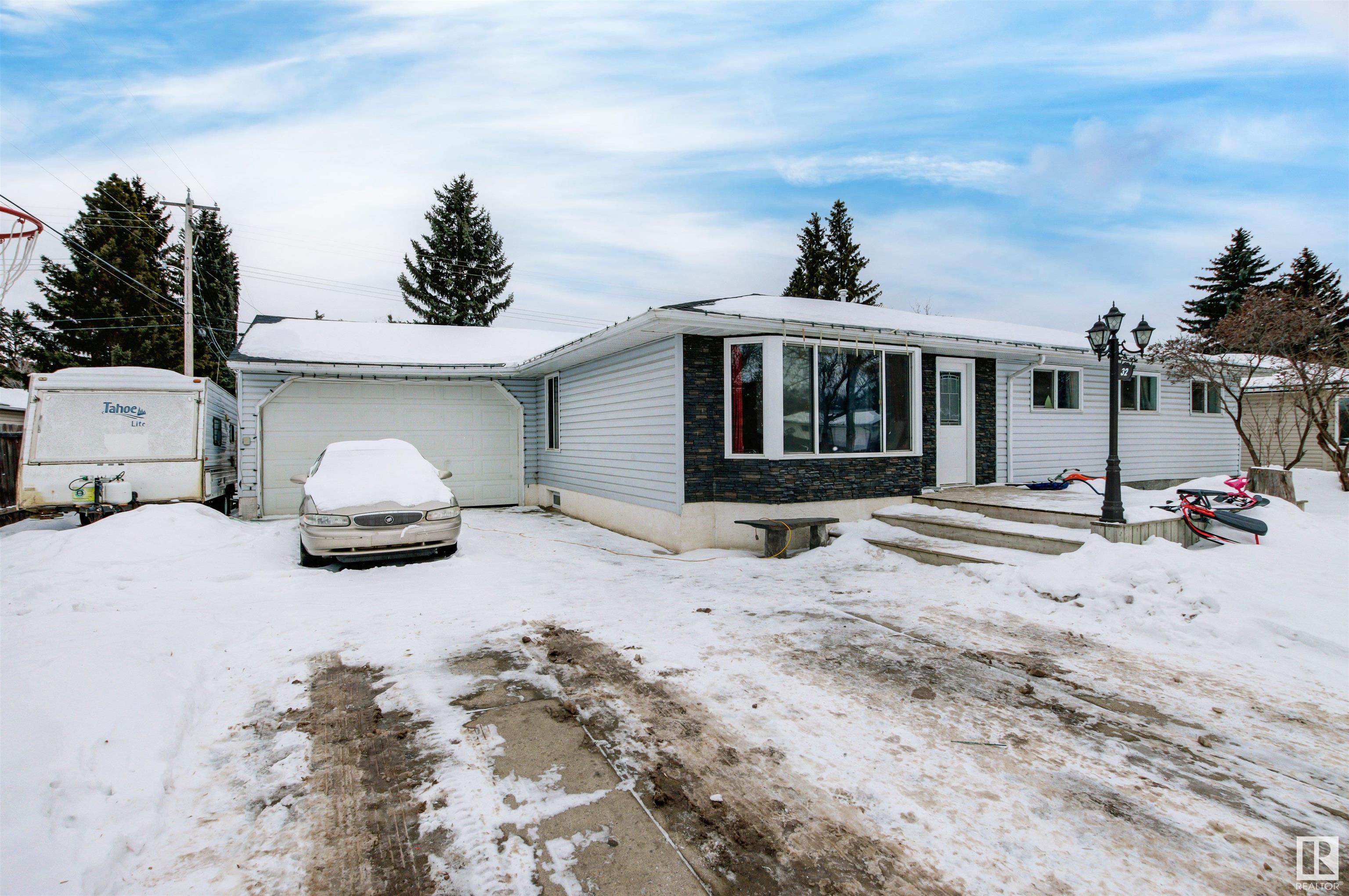      32 Salisbury AV , St. Albert,  ,T8N 0L9 ;  Listing Number: MLS E4419293