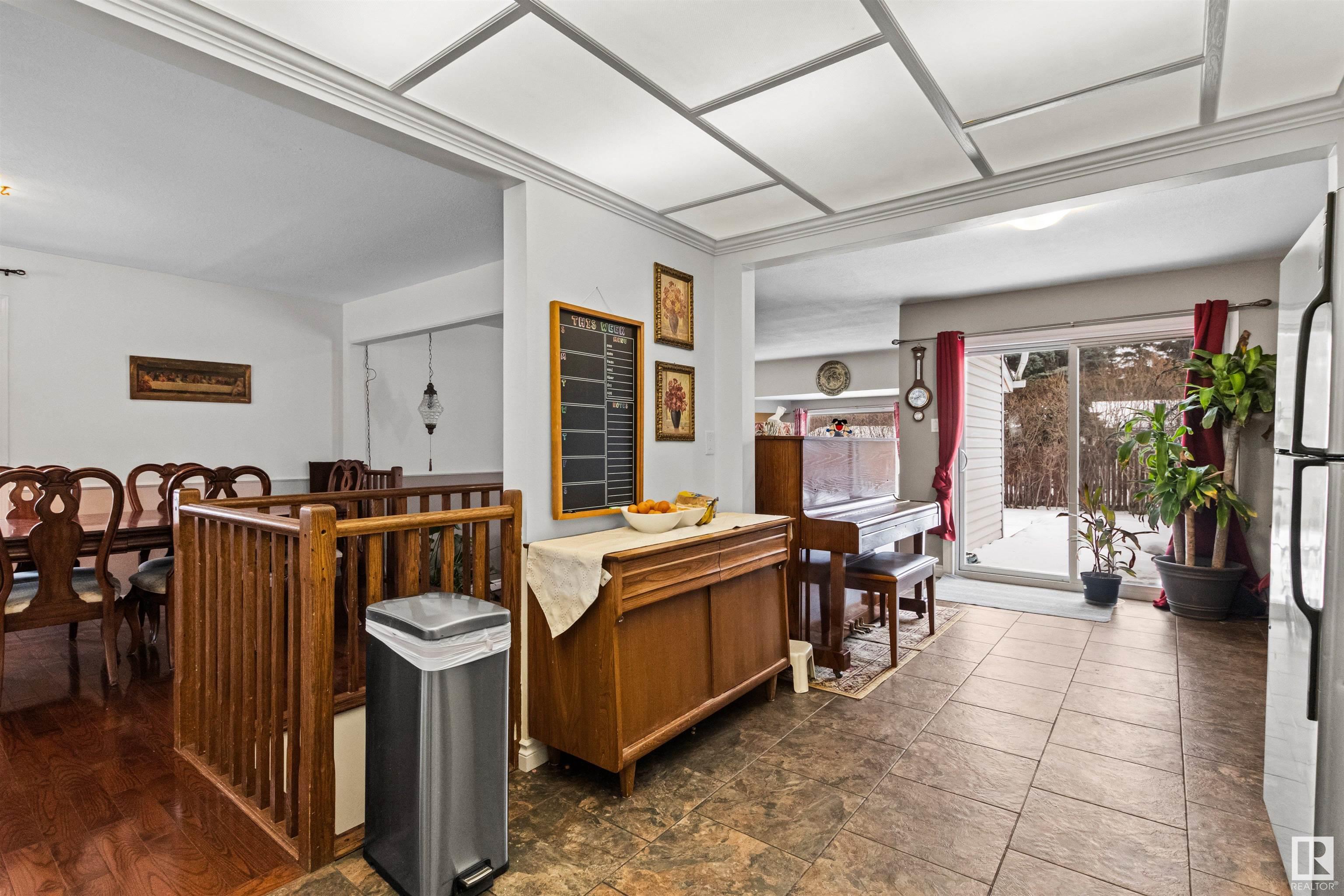      32 Salisbury AV , St. Albert,  ,T8N 0L9 ;  Listing Number: MLS E4419293