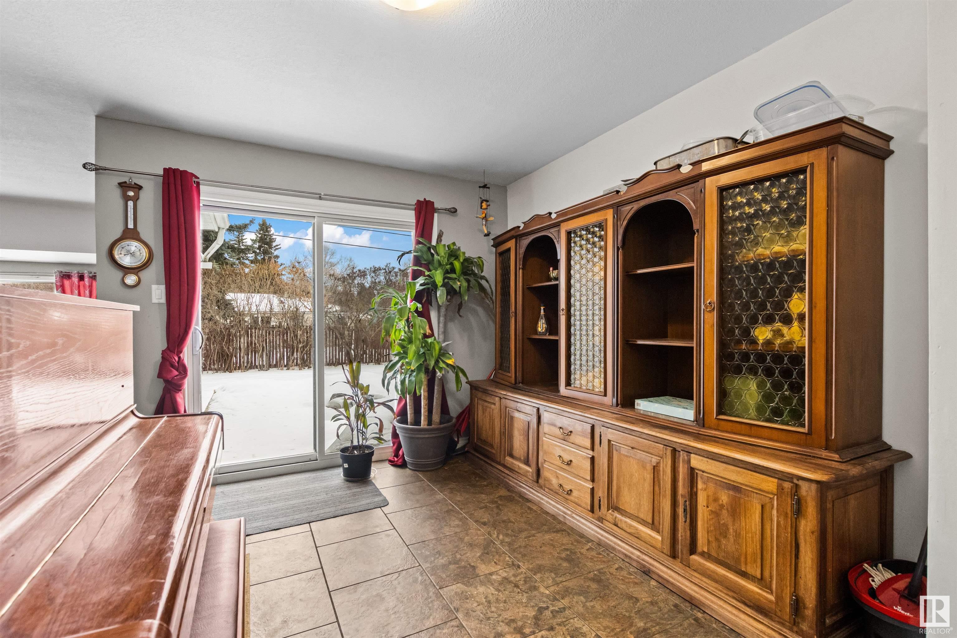      32 Salisbury AV , St. Albert,  ,T8N 0L9 ;  Listing Number: MLS E4419293