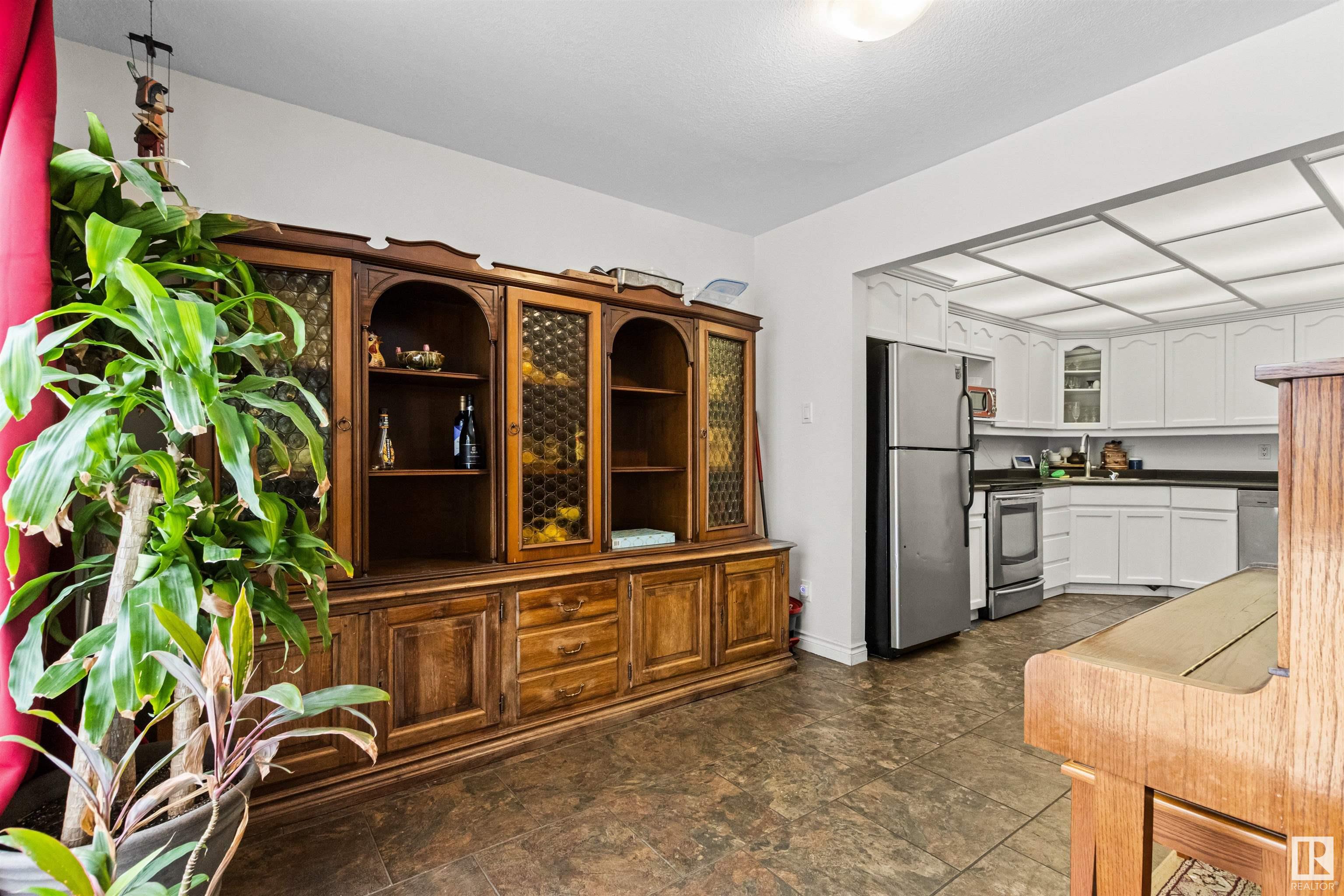      32 Salisbury AV , St. Albert,  ,T8N 0L9 ;  Listing Number: MLS E4419293