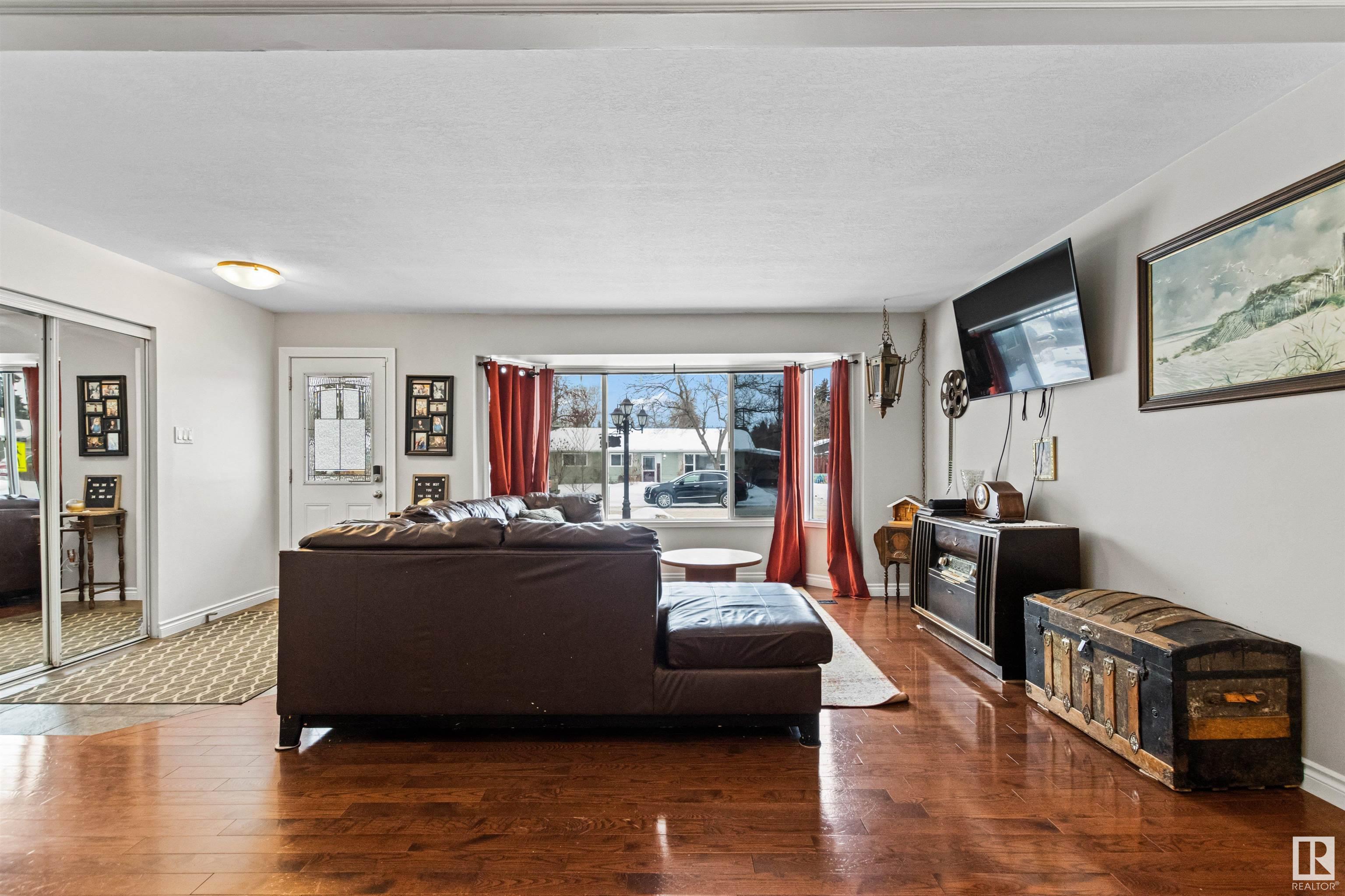      32 Salisbury AV , St. Albert,  ,T8N 0L9 ;  Listing Number: MLS E4419293