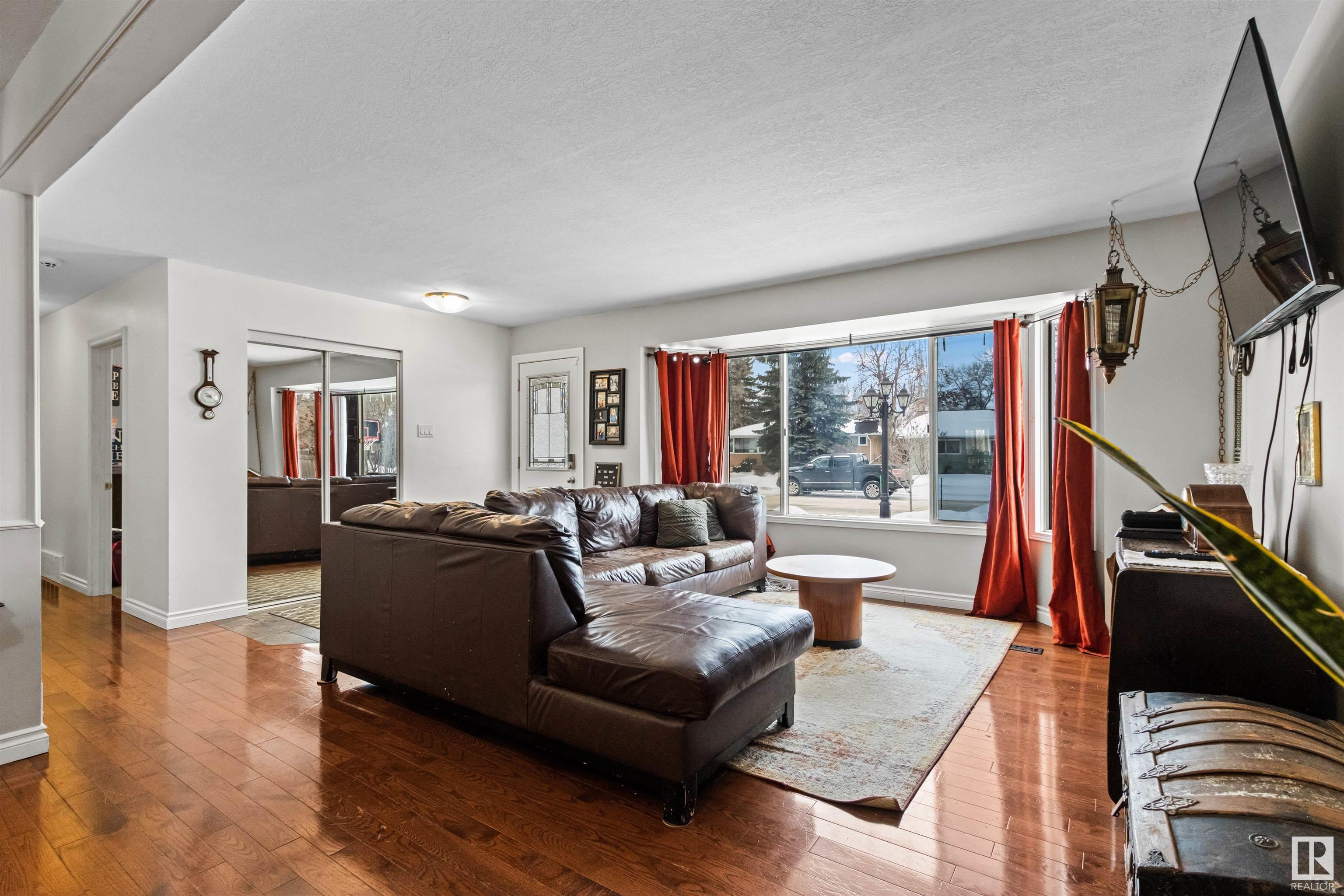      32 Salisbury AV , St. Albert,  ,T8N 0L9 ;  Listing Number: MLS E4419293
