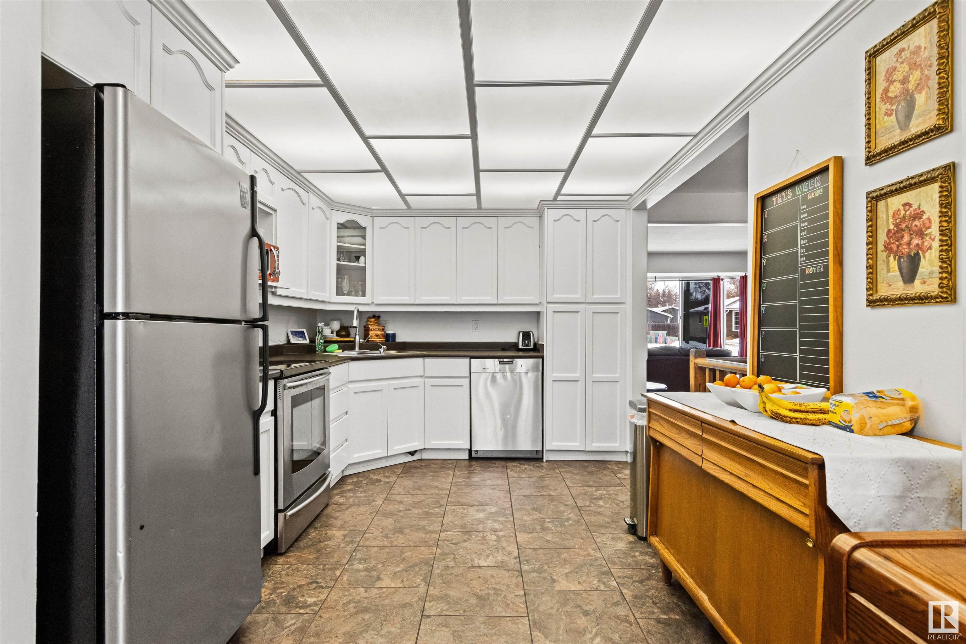      32 Salisbury AV , St. Albert,  ,T8N 0L9 ;  Listing Number: MLS E4419293