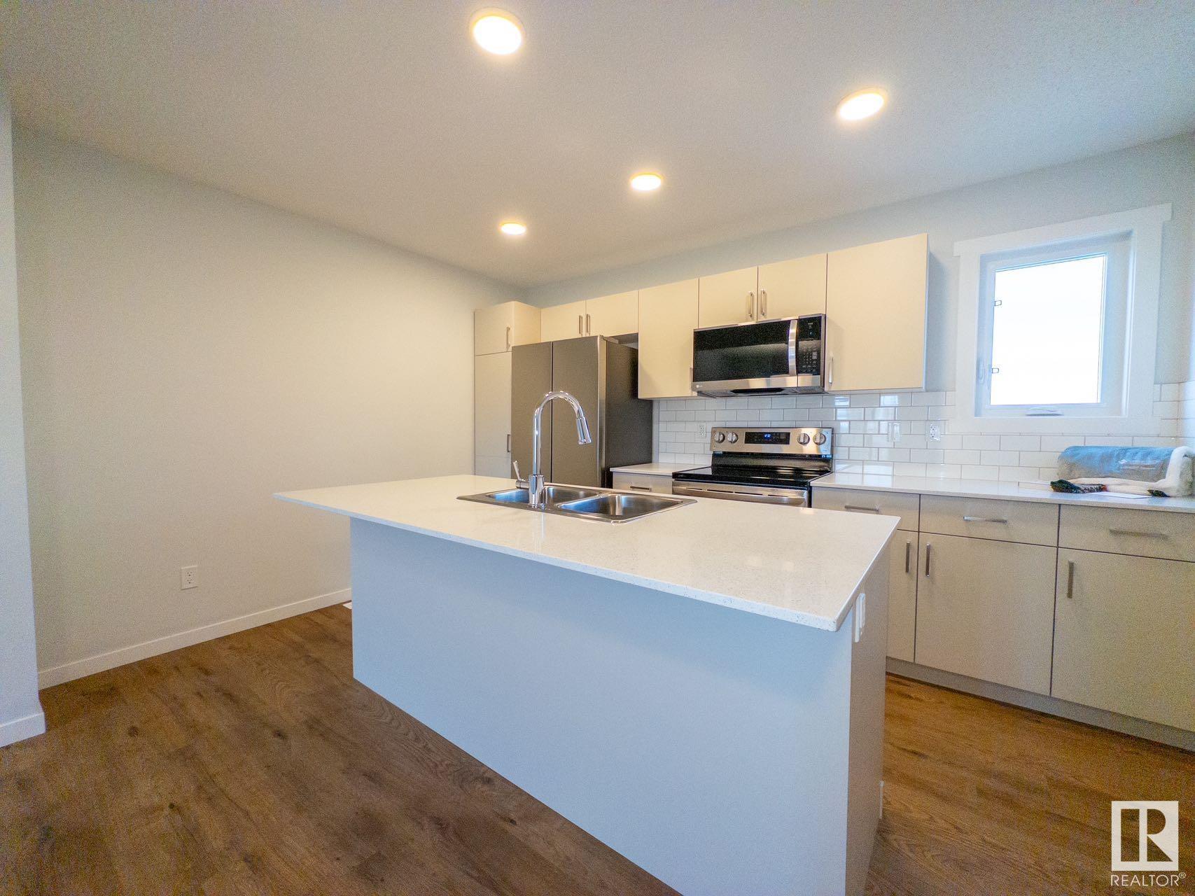      497 Desrochers Blvd. SW SW , Edmonton,  ,T6W 5L4 ;  Listing Number: MLS E4419304
