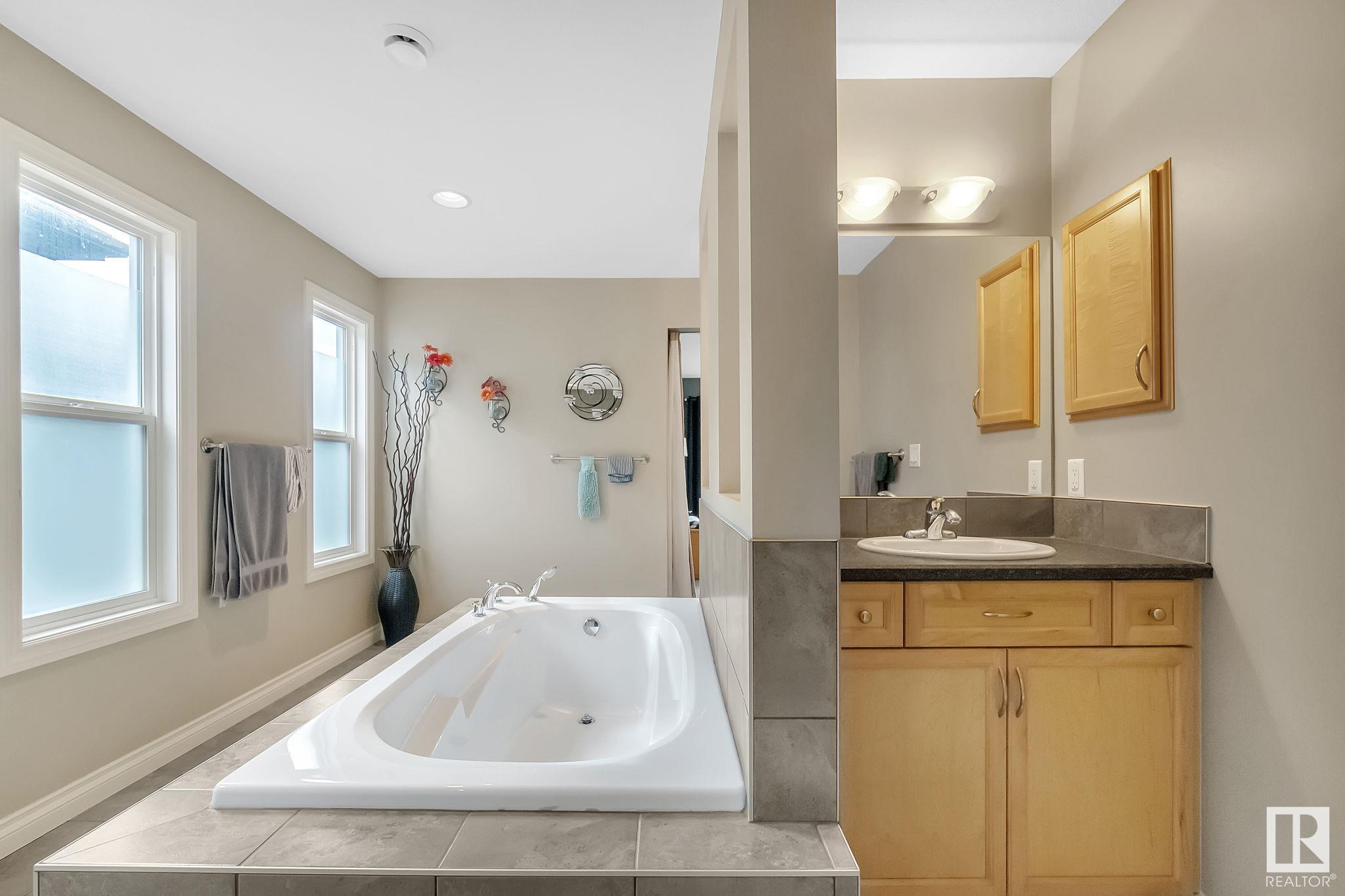      42 VERNON ST , Spruce Grove,  ,T7X 0C1 ;  Listing Number: MLS E4419310