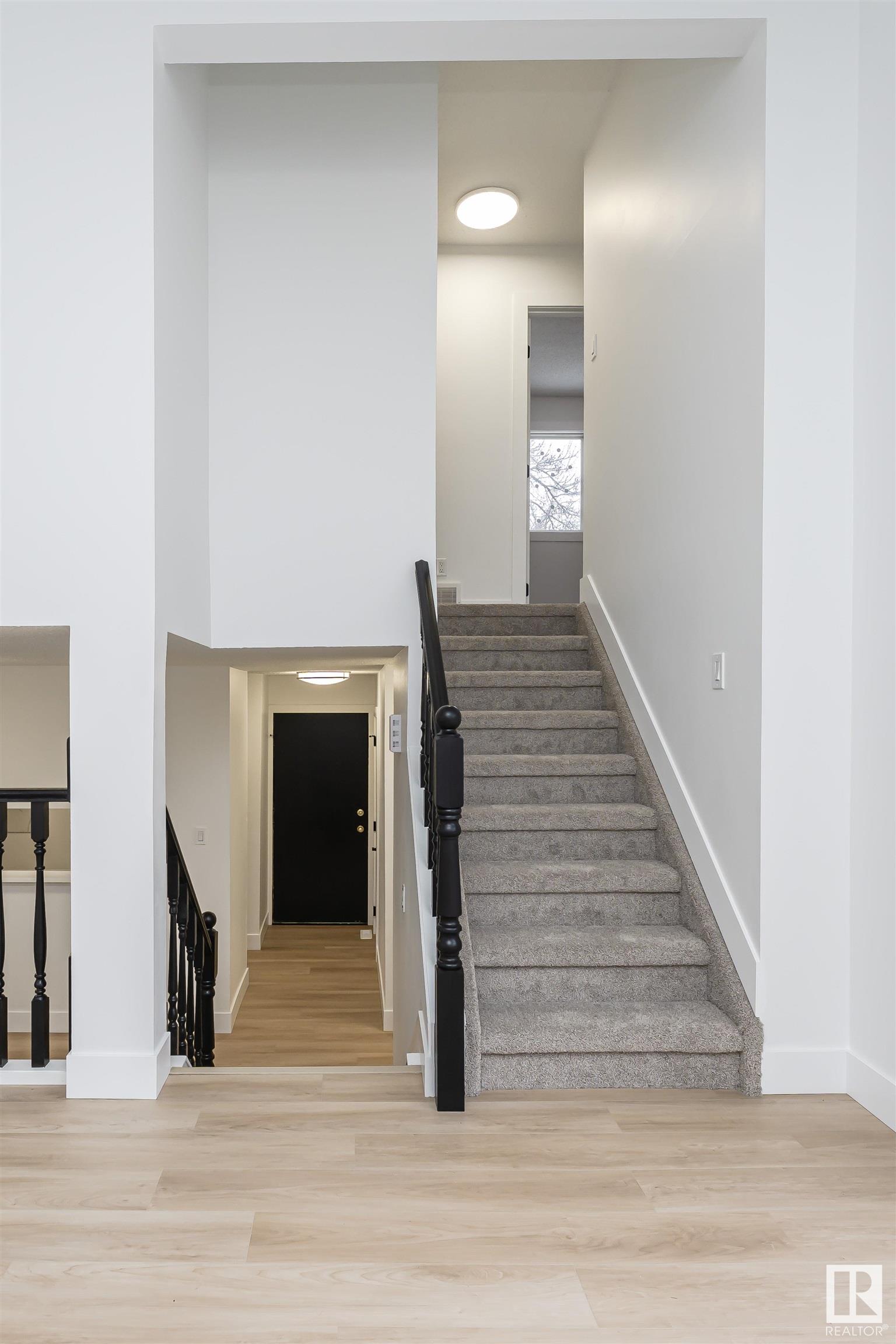      6045 35A AV NW , Edmonton,  ,T6L 1G7 ;  Listing Number: MLS E4419316