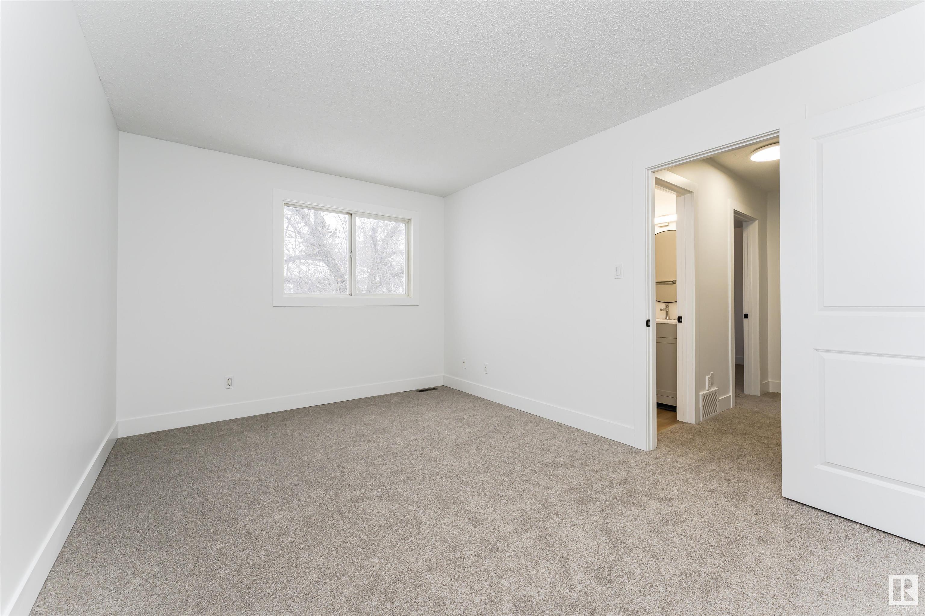      6045 35A AV NW , Edmonton,  ,T6L 1G7 ;  Listing Number: MLS E4419316