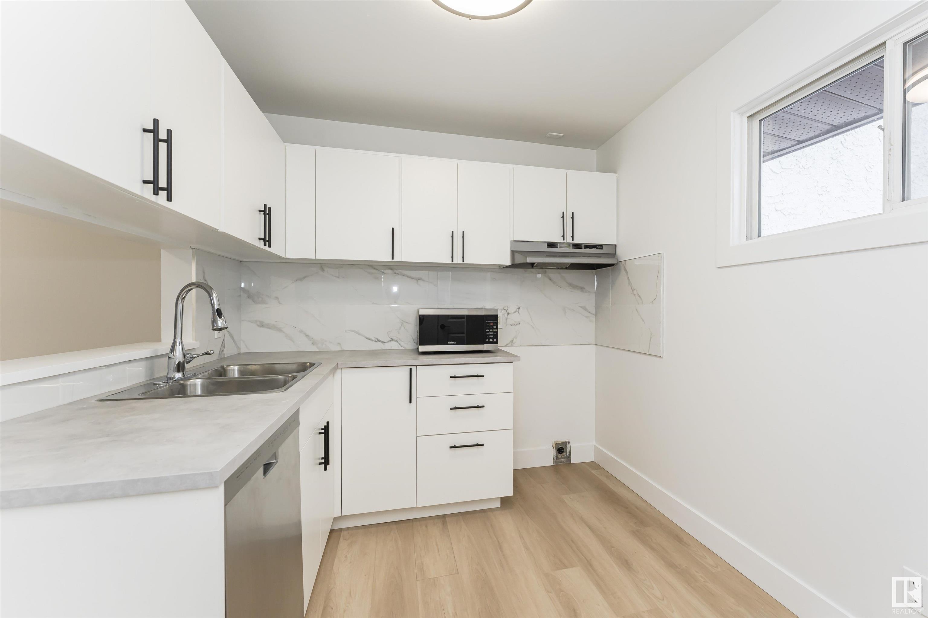      6045 35A AV NW , Edmonton,  ,T6L 1G7 ;  Listing Number: MLS E4419316