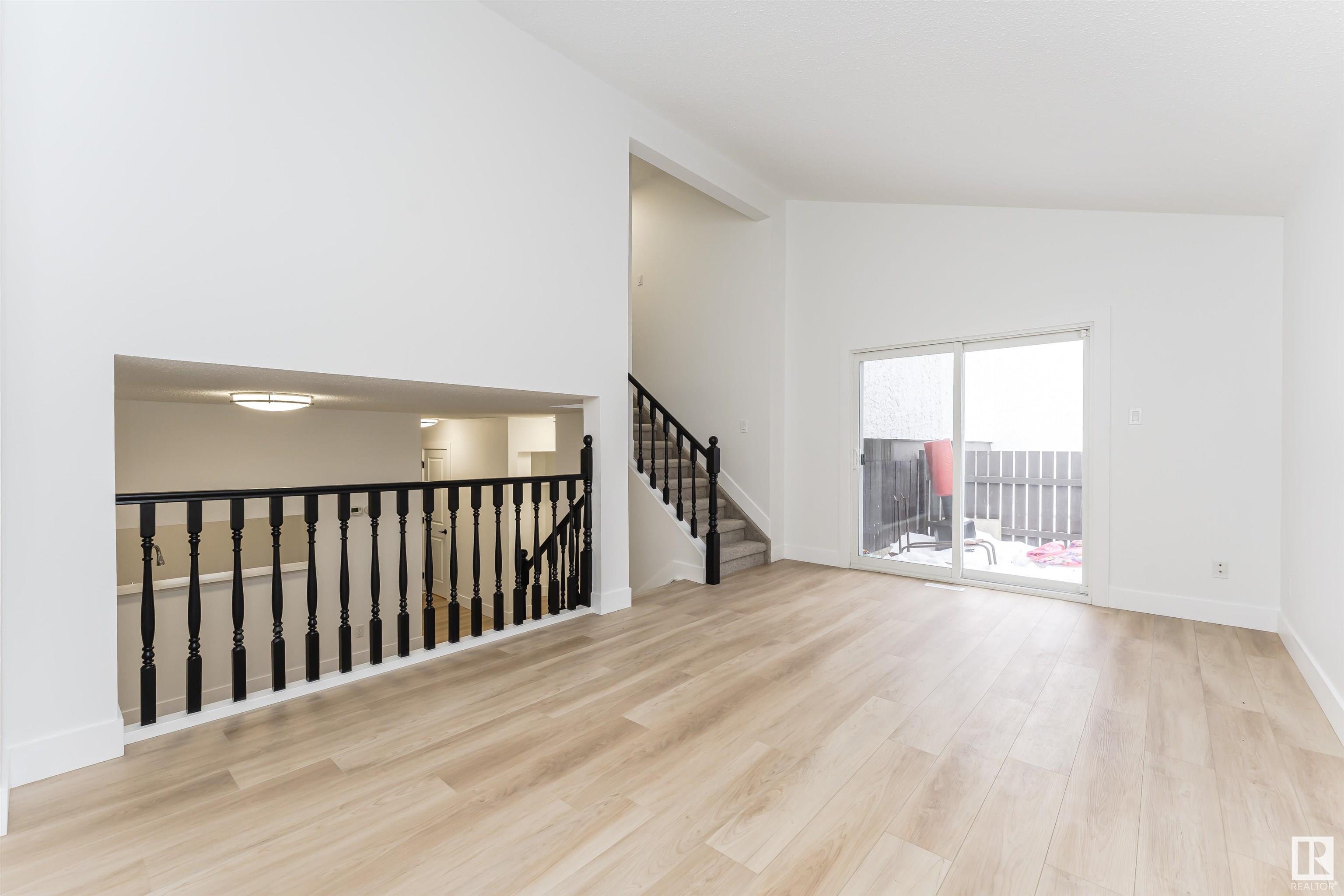      6045 35A AV NW , Edmonton,  ,T6L 1G7 ;  Listing Number: MLS E4419316