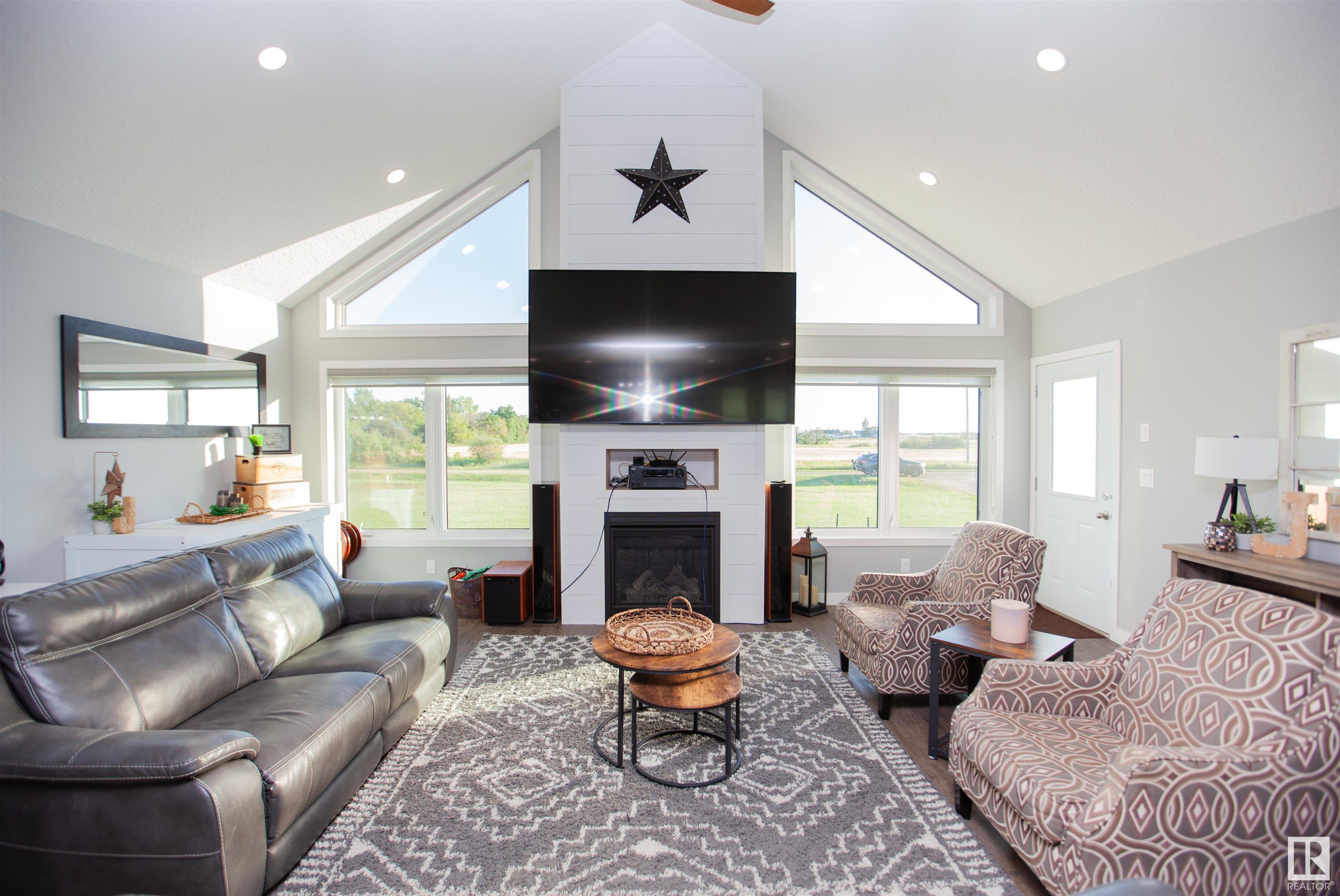      1004 McCarter AV , Rural Camrose County,  ,T0B 3P0 ;  Listing Number: MLS E4419342