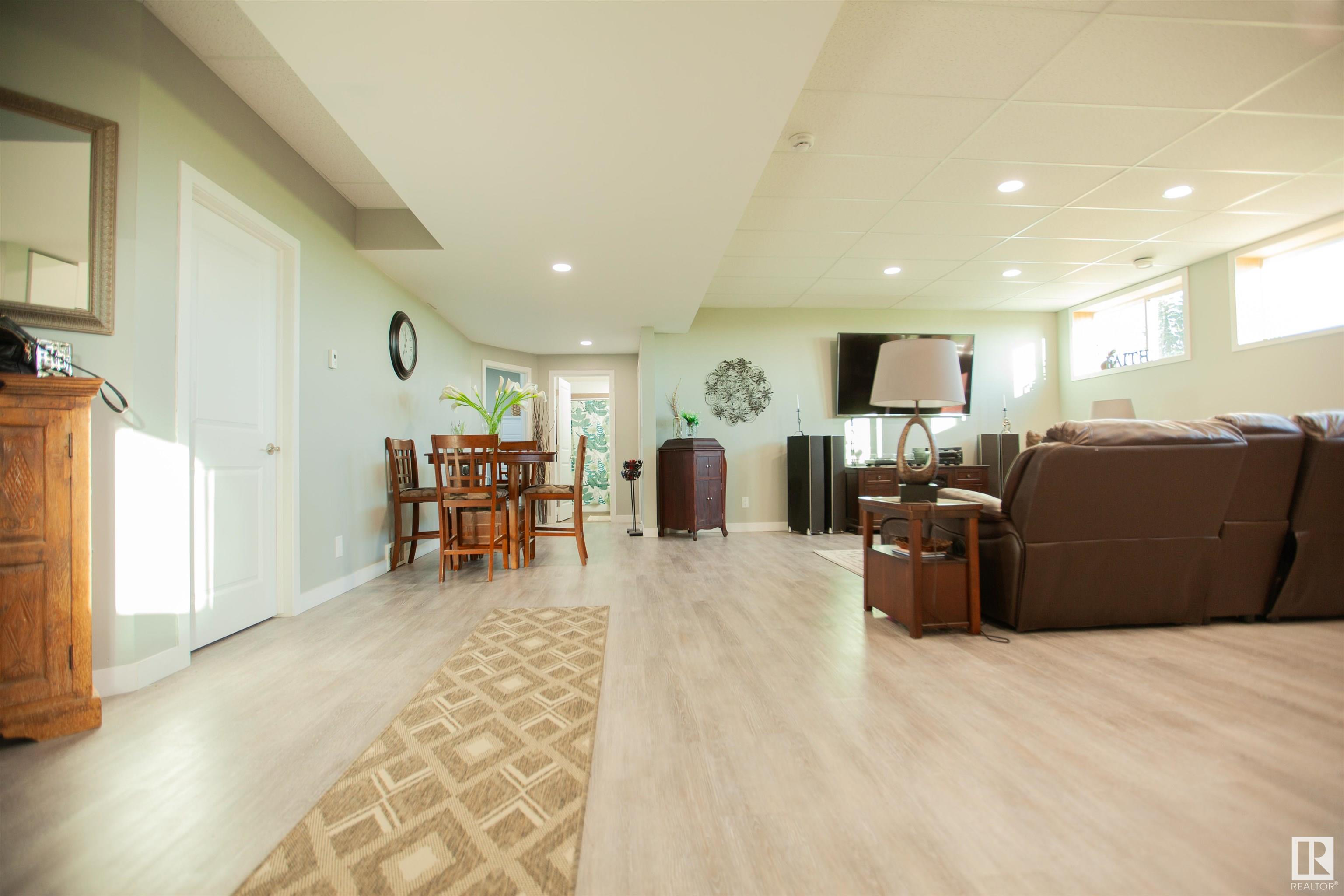      1004 McCarter AV , Rural Camrose County,  ,T0B 3P0 ;  Listing Number: MLS E4419342