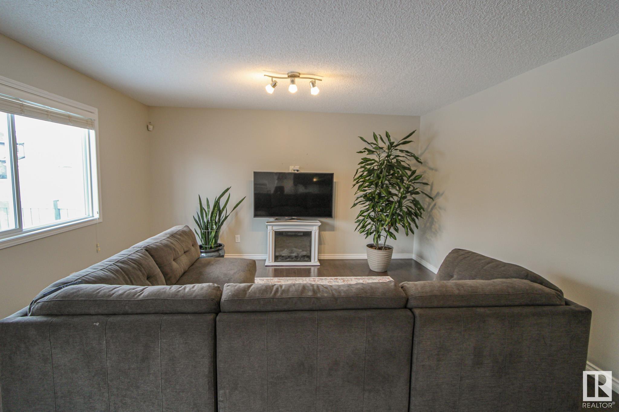      18026 83 ST NW , Edmonton,  ,T5Z 0H8 ;  Listing Number: MLS E4419352