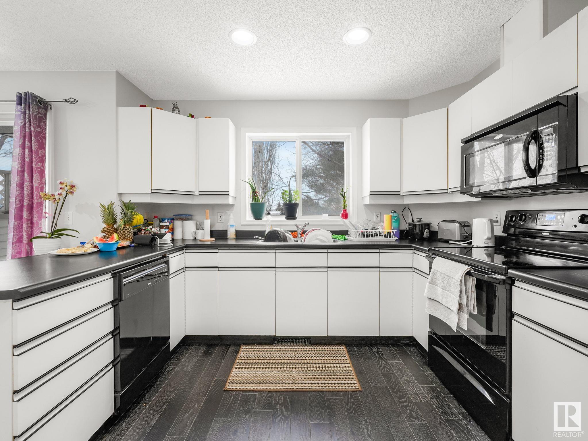      #19 9935 167 ST NW , Edmonton,  ,T5P 2A7 ;  Listing Number: MLS E4419361