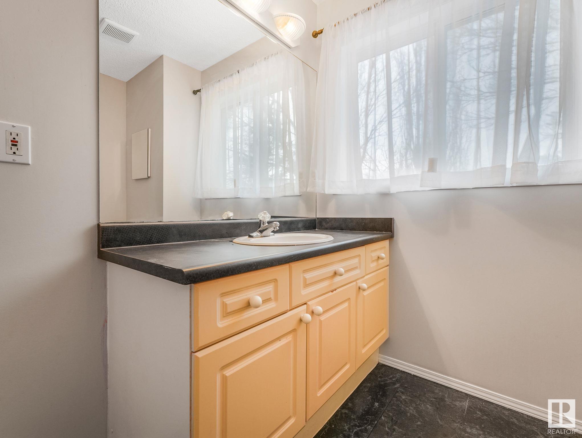      #19 9935 167 ST NW , Edmonton,  ,T5P 2A7 ;  Listing Number: MLS E4419361