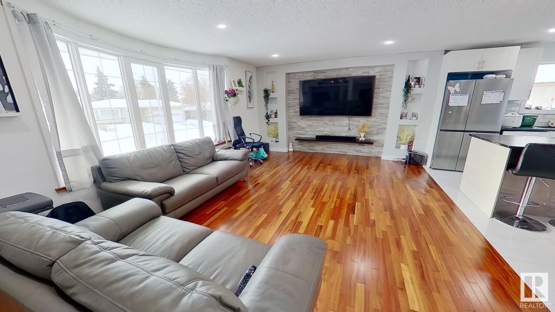      714 LEE RIDGE RD NW , Edmonton,  ,T6K 0P2 ;  Listing Number: MLS E4419372