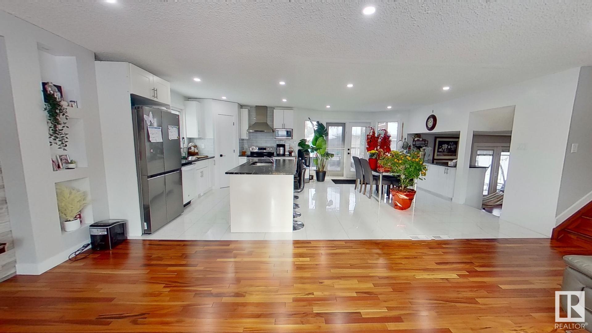      714 LEE RIDGE RD NW , Edmonton,  ,T6K 0P2 ;  Listing Number: MLS E4419372