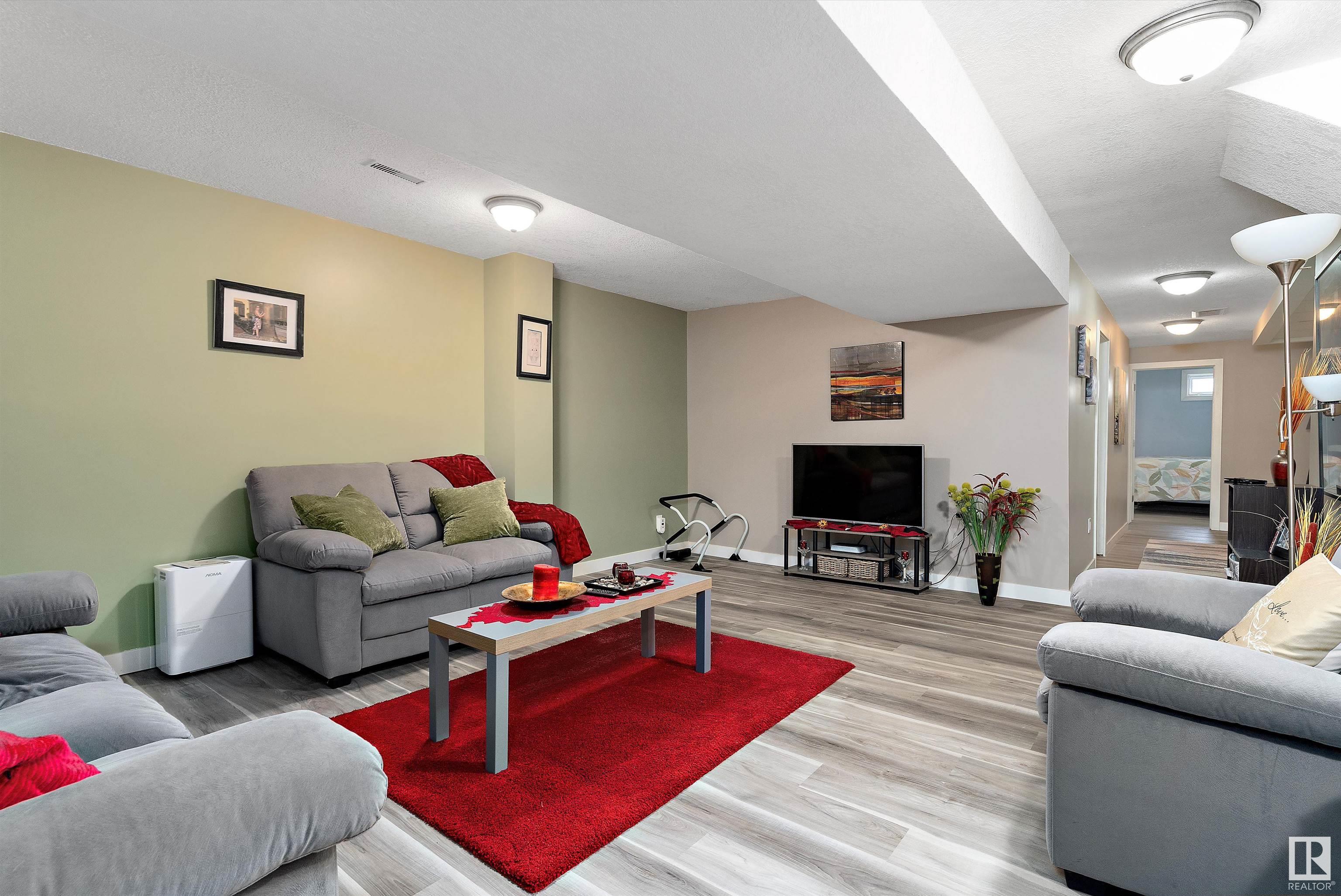      4653 126 AV NW , Edmonton,  ,T5A 4L1 ;  Listing Number: MLS E4419390