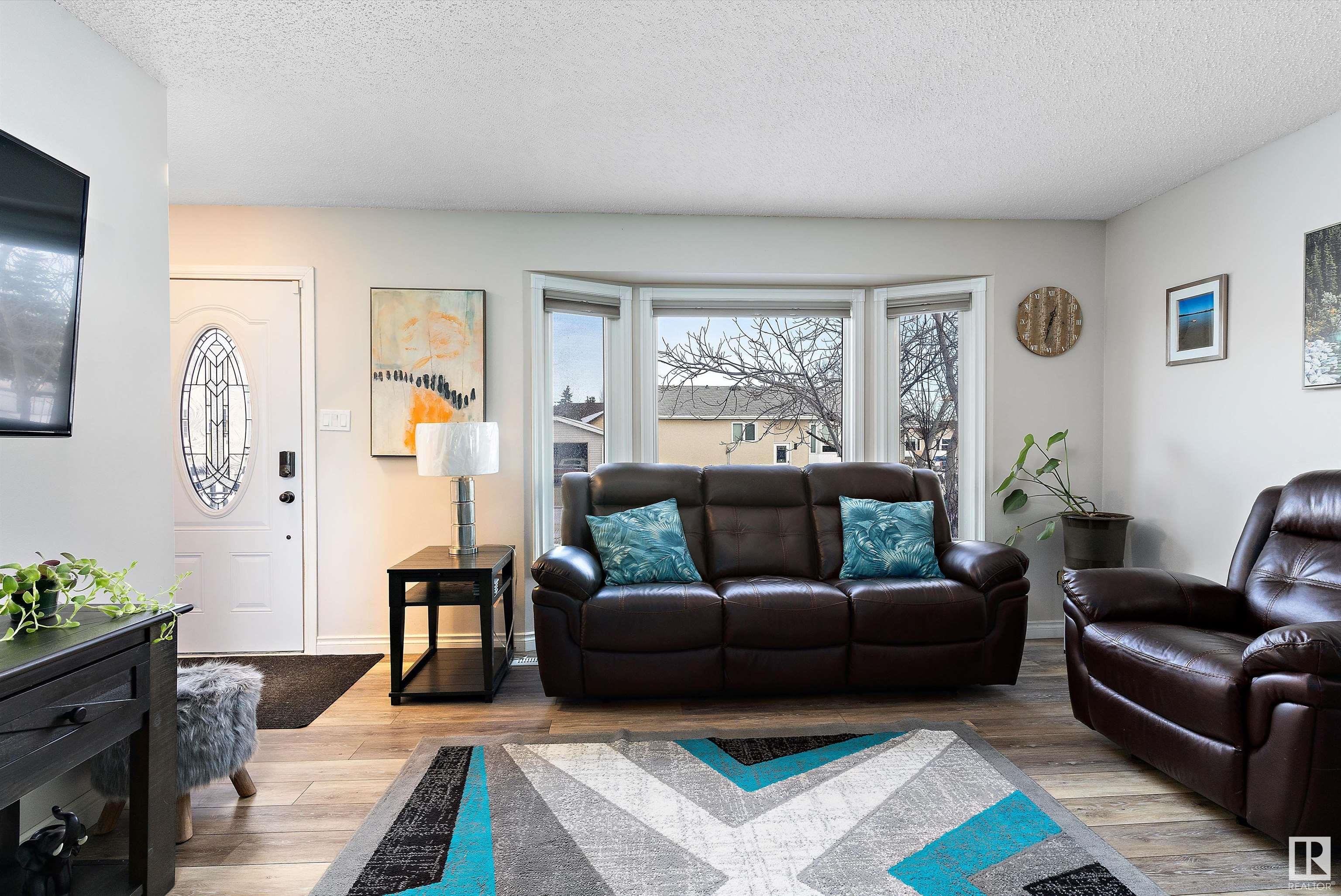      4653 126 AV NW , Edmonton,  ,T5A 4L1 ;  Listing Number: MLS E4419390