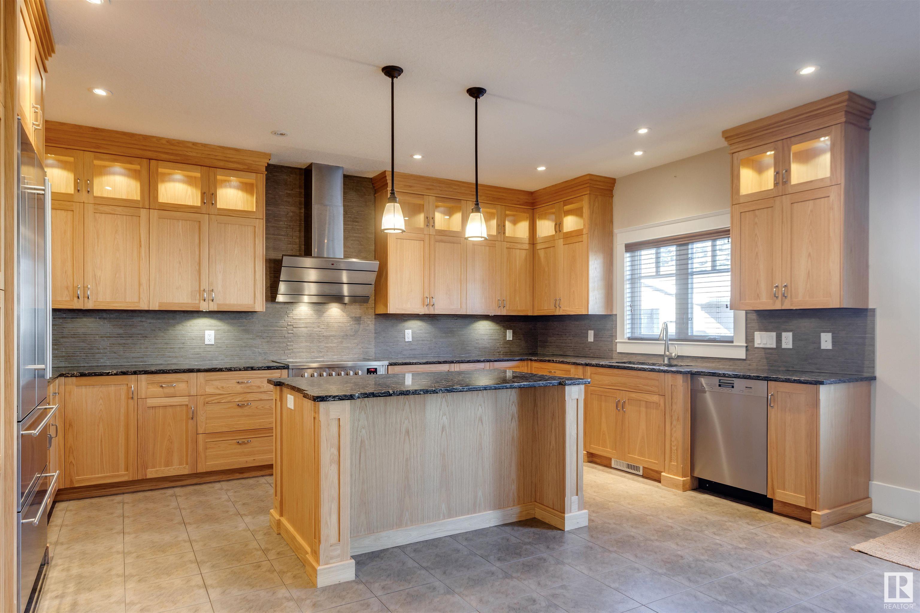      11026 80 AV NW , Edmonton,  ,T6G 0R3 ;  Listing Number: MLS E4419408