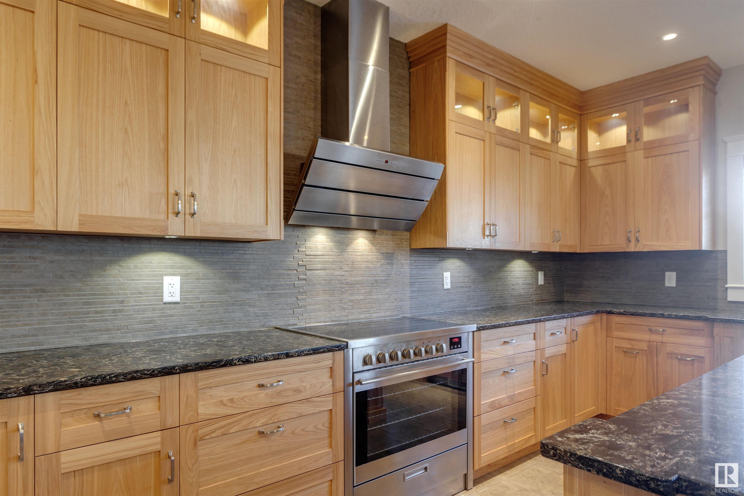      11026 80 AV NW , Edmonton,  ,T6G 0R3 ;  Listing Number: MLS E4419408
