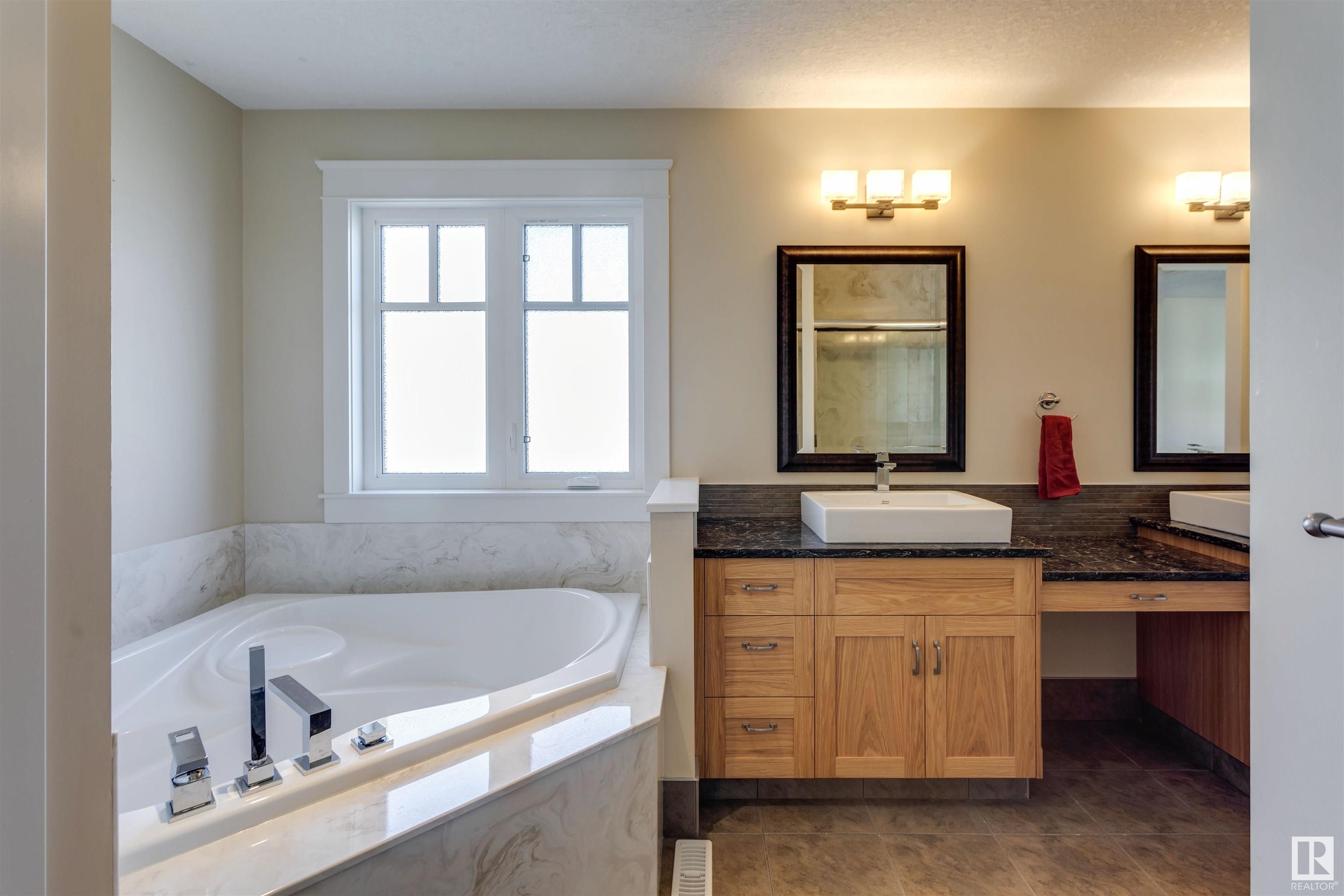      11026 80 AV NW , Edmonton,  ,T6G 0R3 ;  Listing Number: MLS E4419408