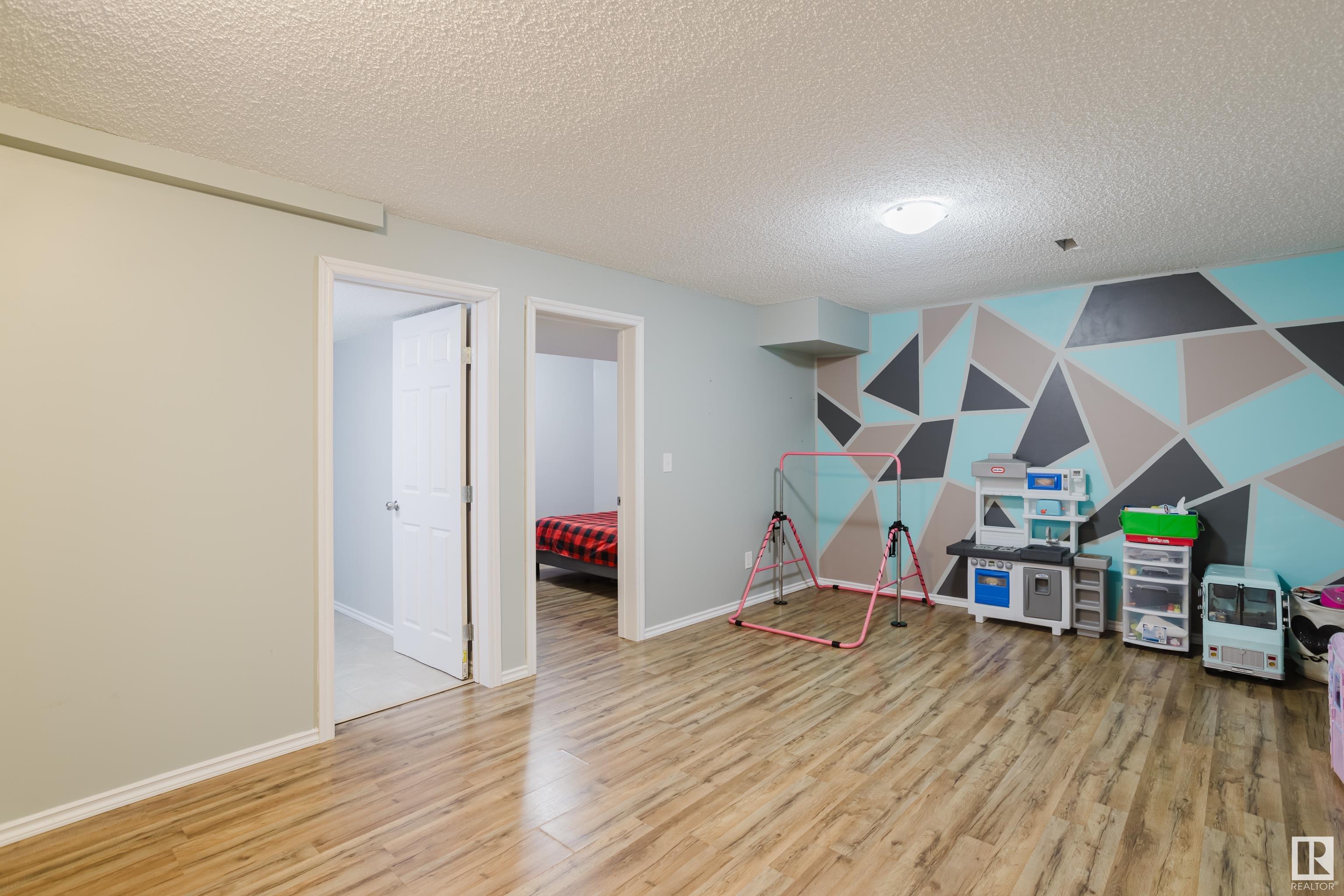      24 LAWSON BV , Spruce Grove,  ,T7X 4P1 ;  Listing Number: MLS E4419412