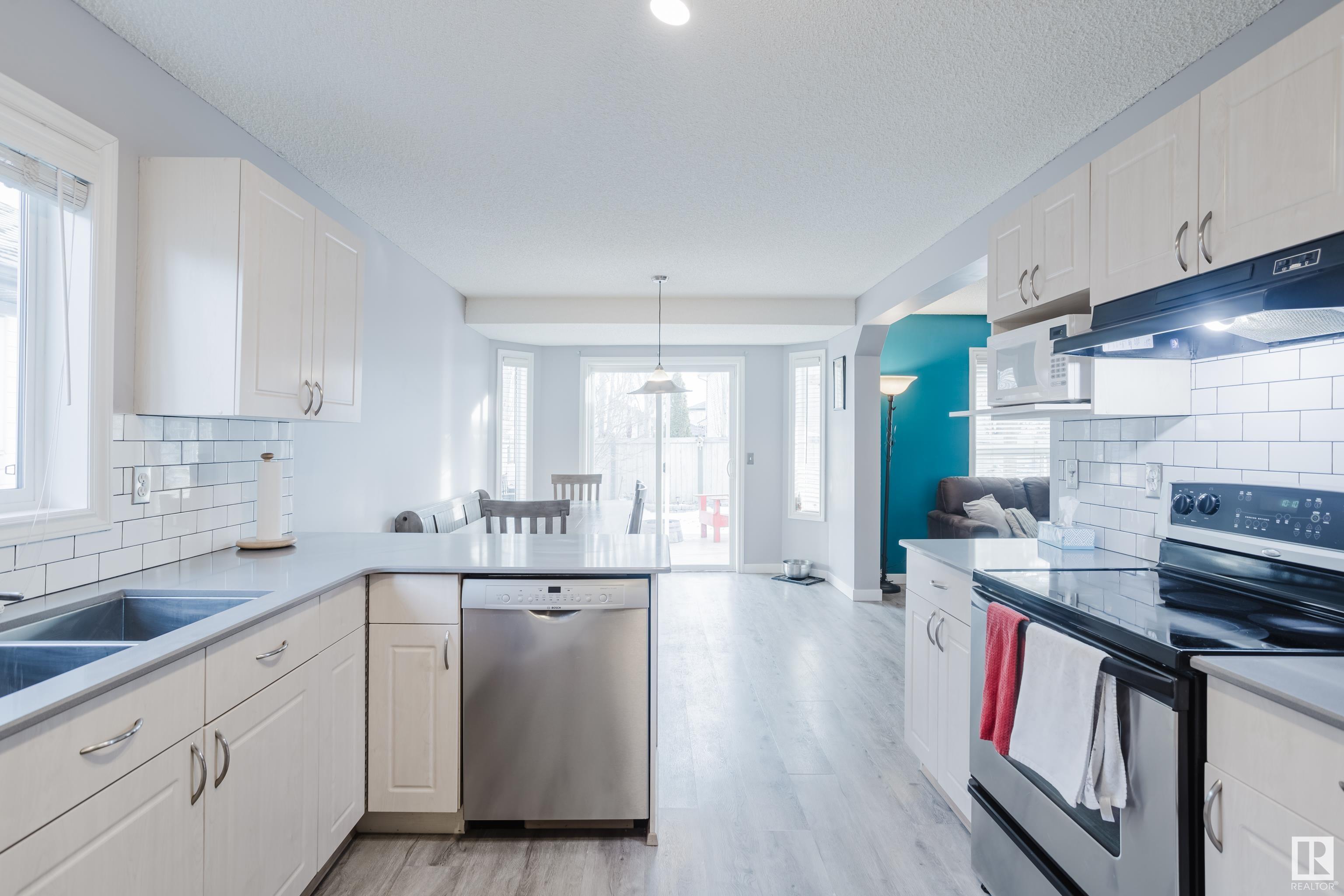      24 LAWSON BV , Spruce Grove,  ,T7X 4P1 ;  Listing Number: MLS E4419412